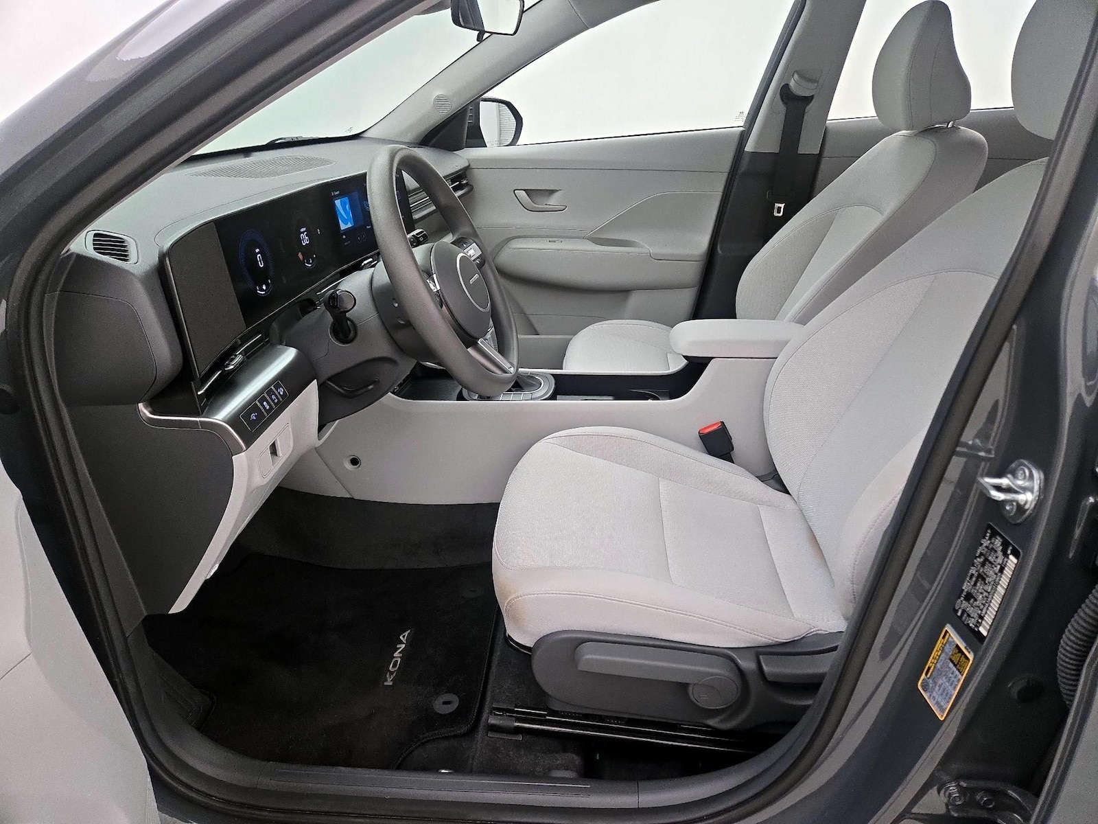 2025 Hyundai Kona SE - Photo 12