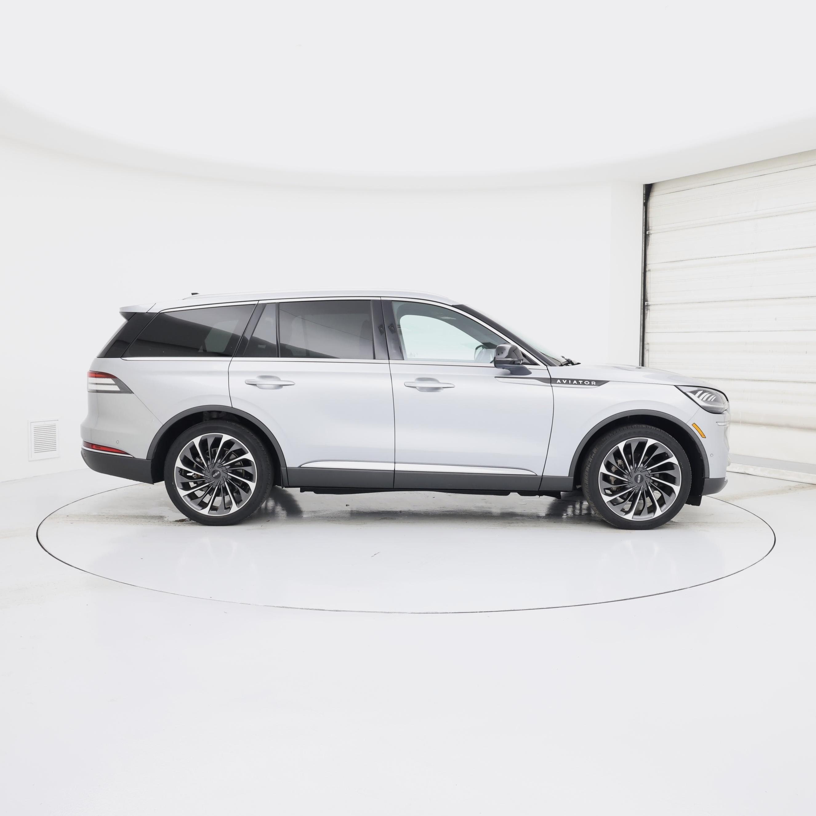 Thumbnail: 2022 Lincoln Aviator - 7