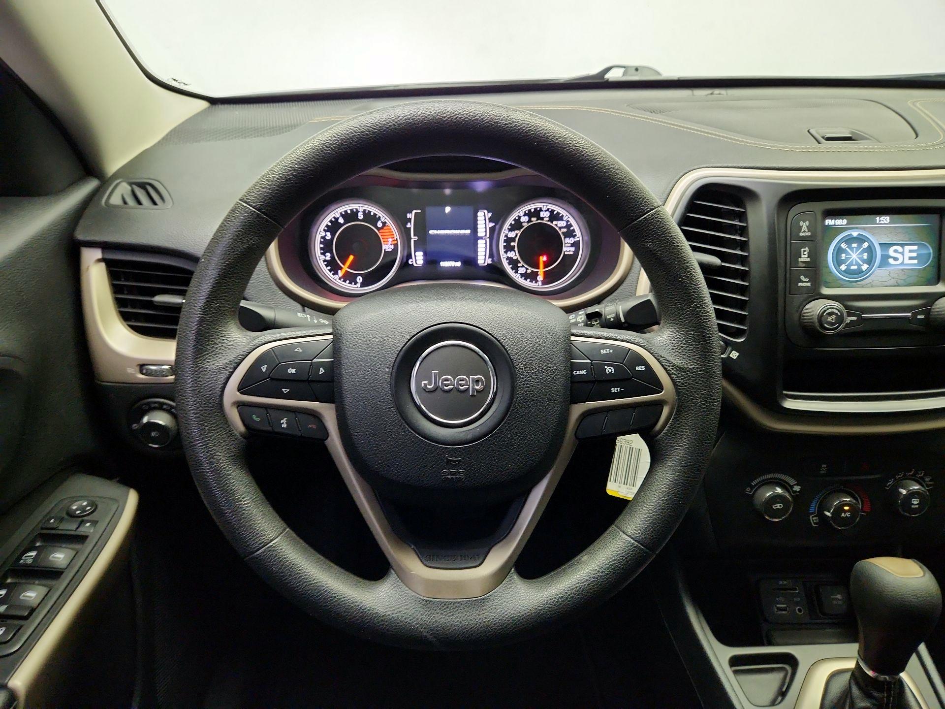 Thumbnail: 2018 Jeep Cherokee - 10