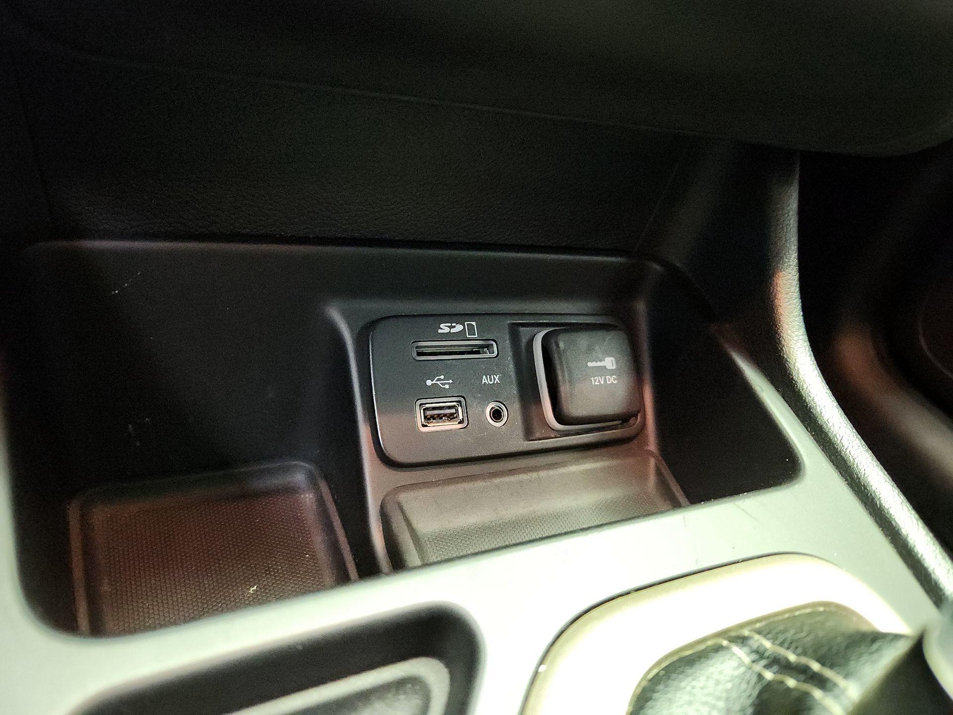 Thumbnail: 2018 Jeep Cherokee - 19