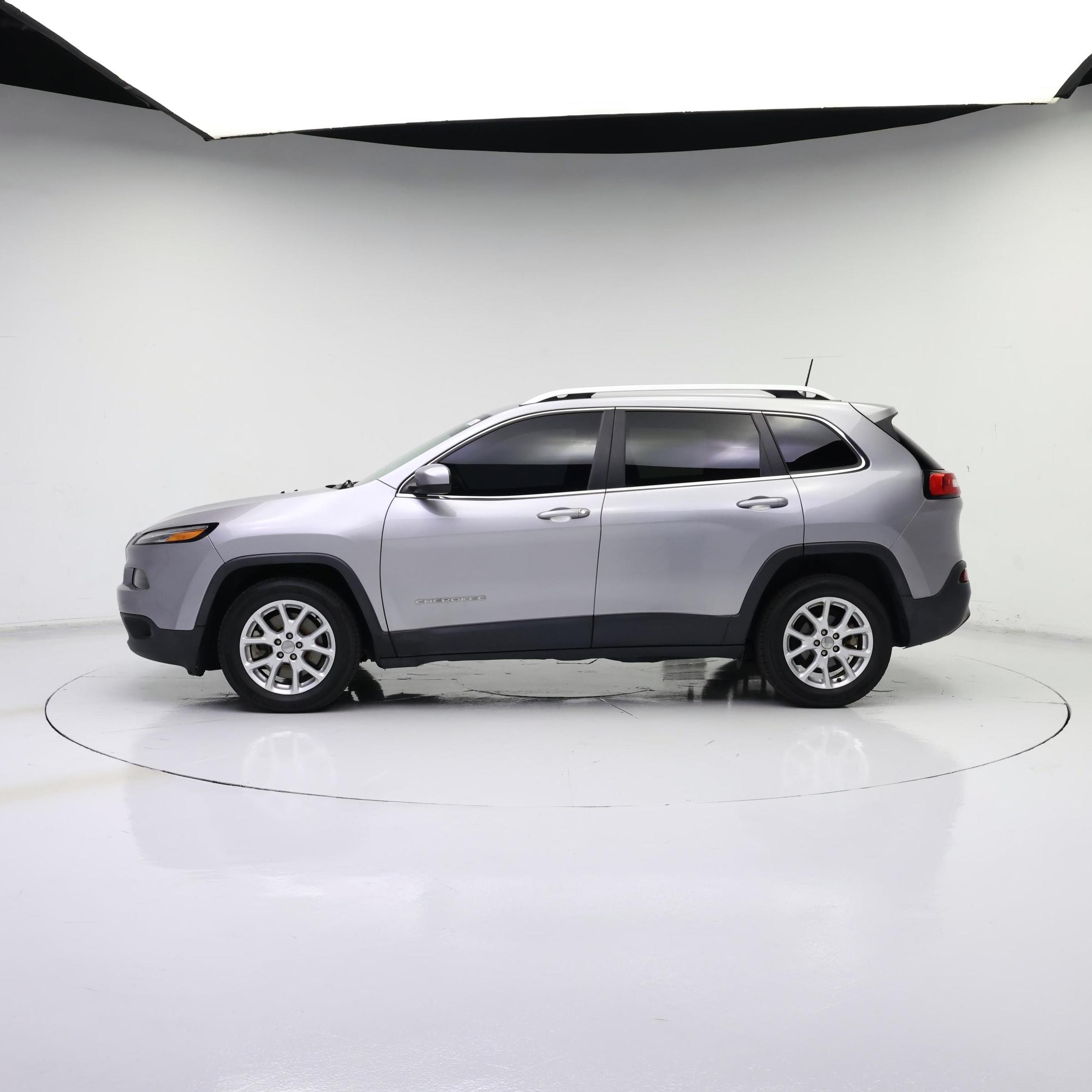 Thumbnail: 2018 Jeep Cherokee - 3