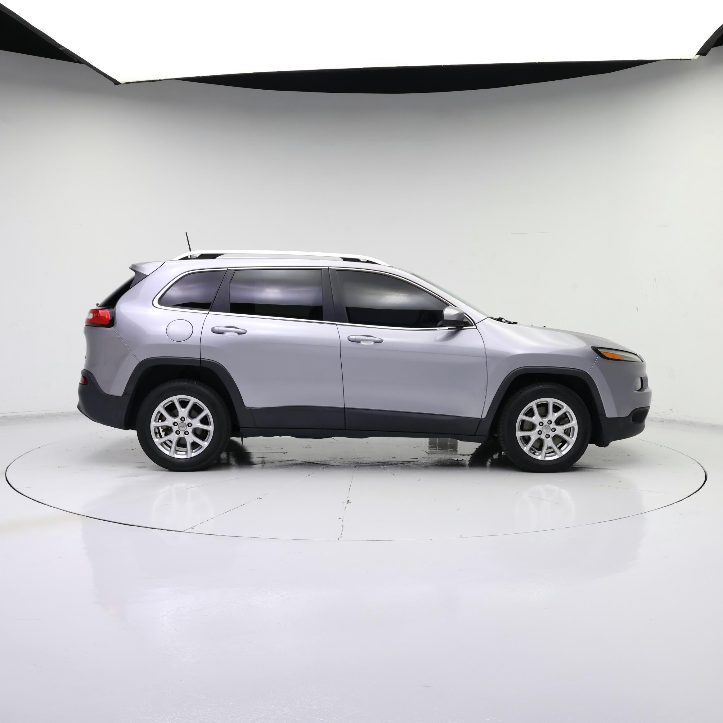 Thumbnail: 2018 Jeep Cherokee - 7