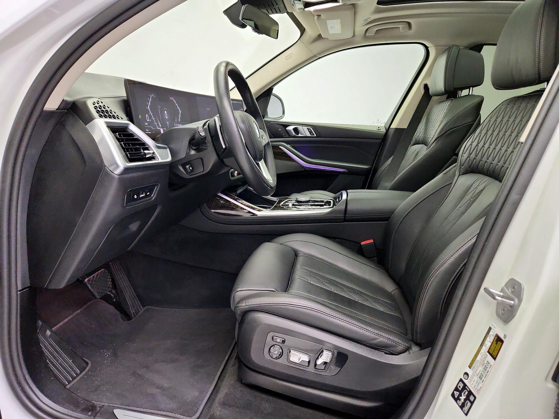 Thumbnail: 2025 BMW X7 - 11