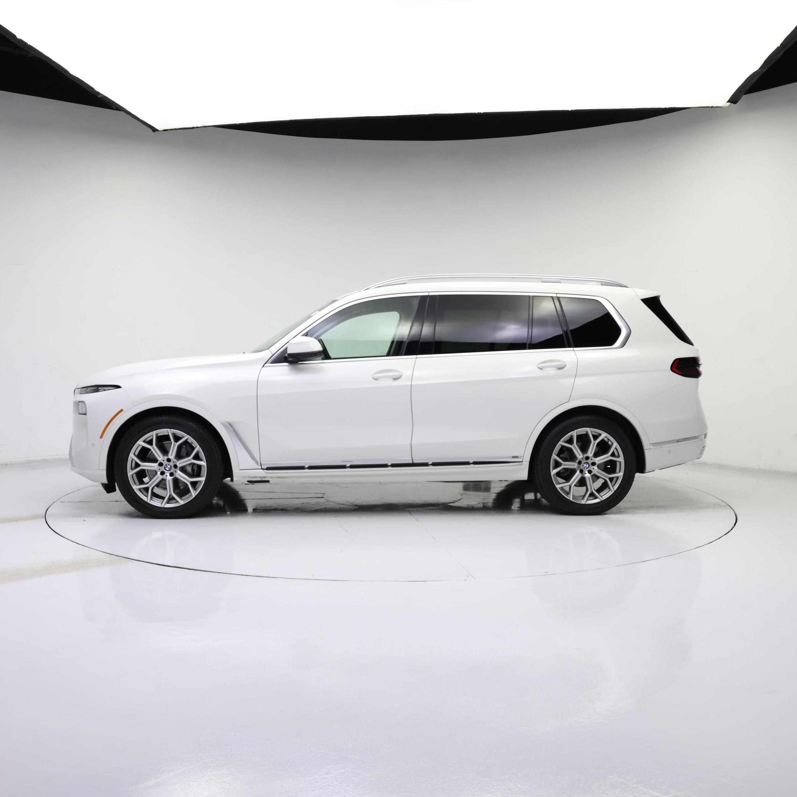 Thumbnail: 2025 BMW X7 - 3