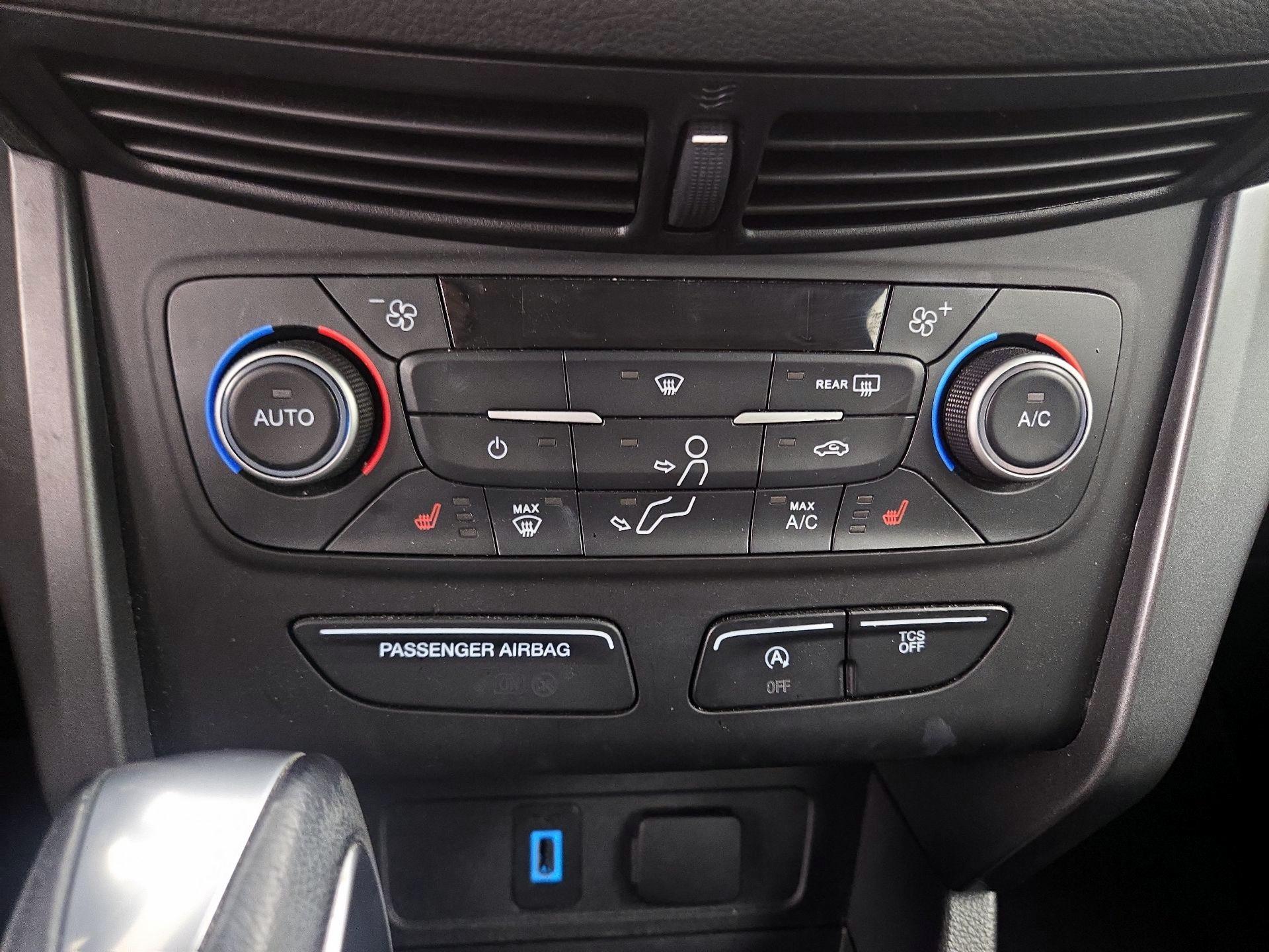 Thumbnail: 2019 Ford Escape - 16