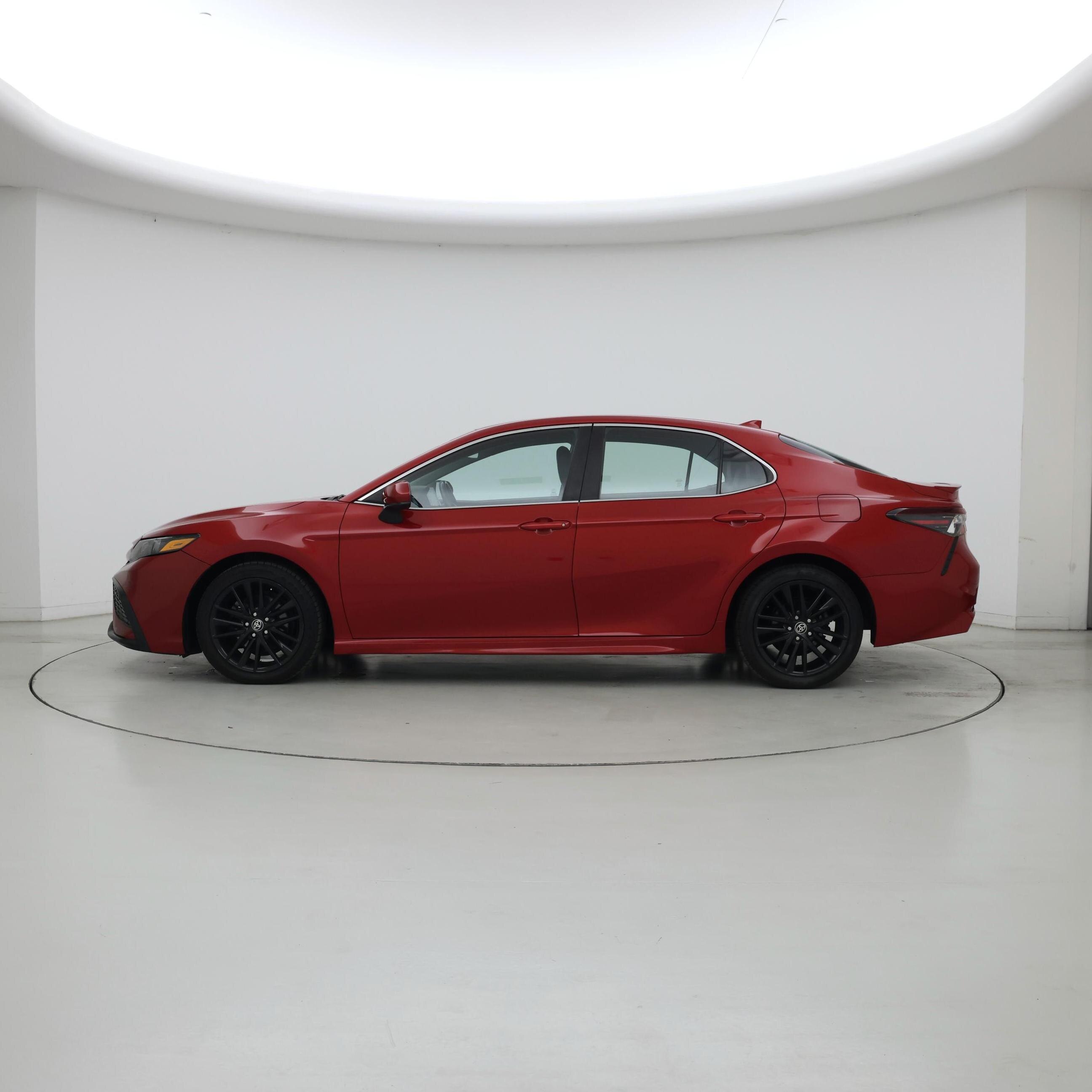 Thumbnail: 2021 Toyota Camry - 3