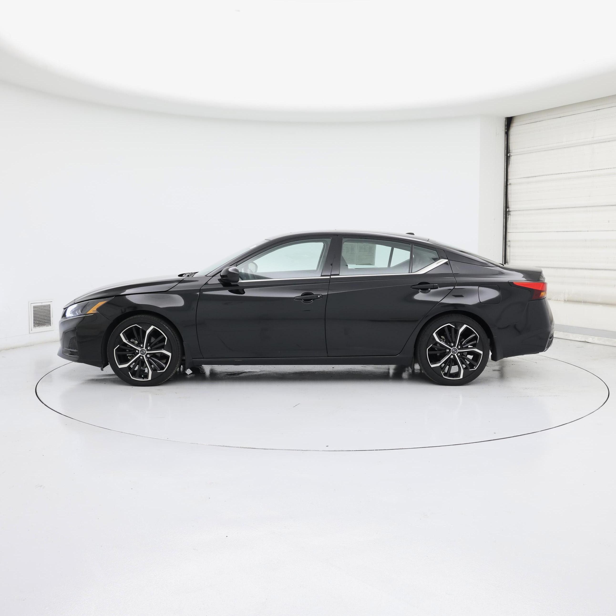 Thumbnail: 2023 Nissan Altima - 3