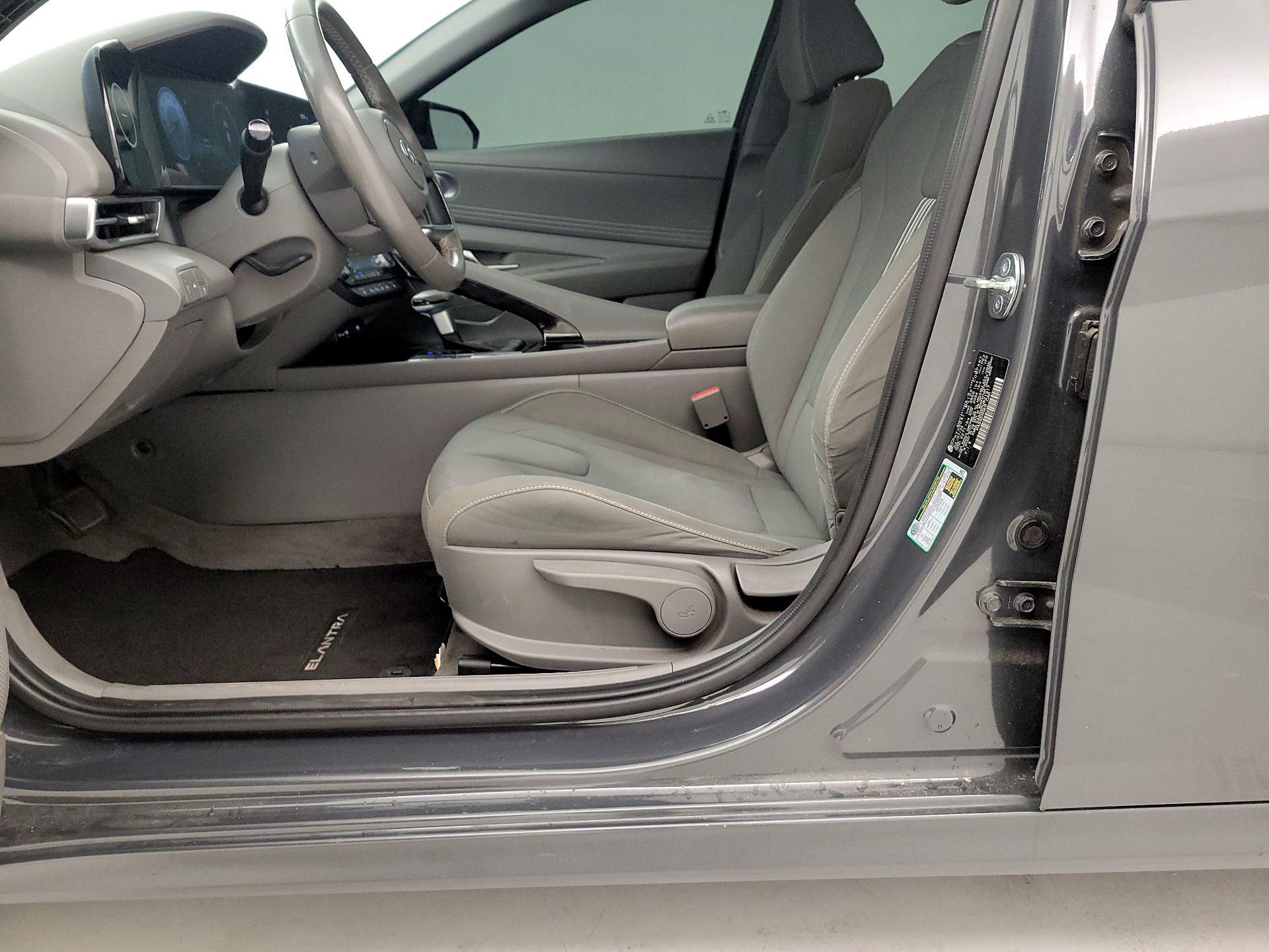 Thumbnail: 2023 Hyundai Elantra - 11