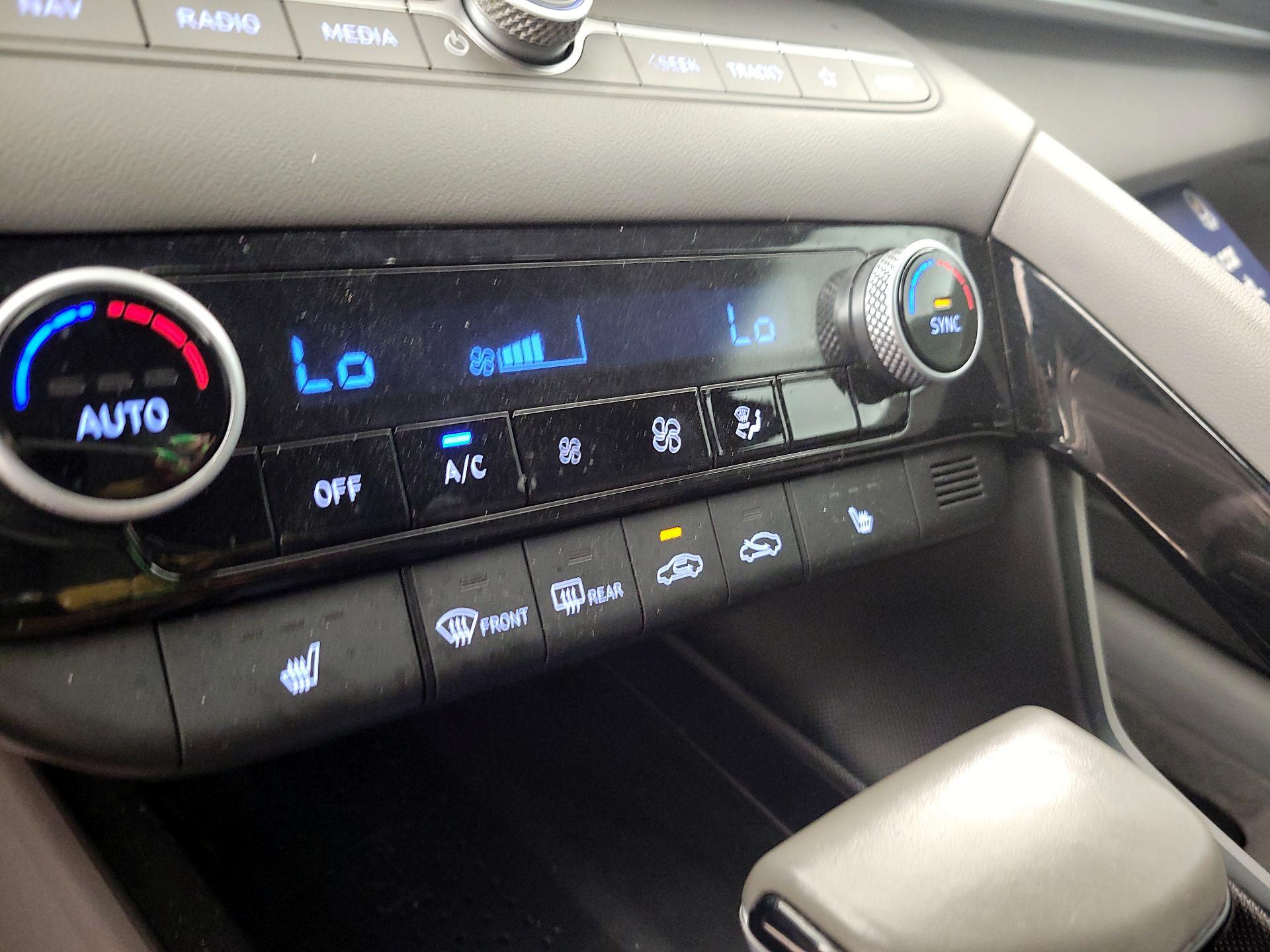 Thumbnail: 2023 Hyundai Elantra - 17