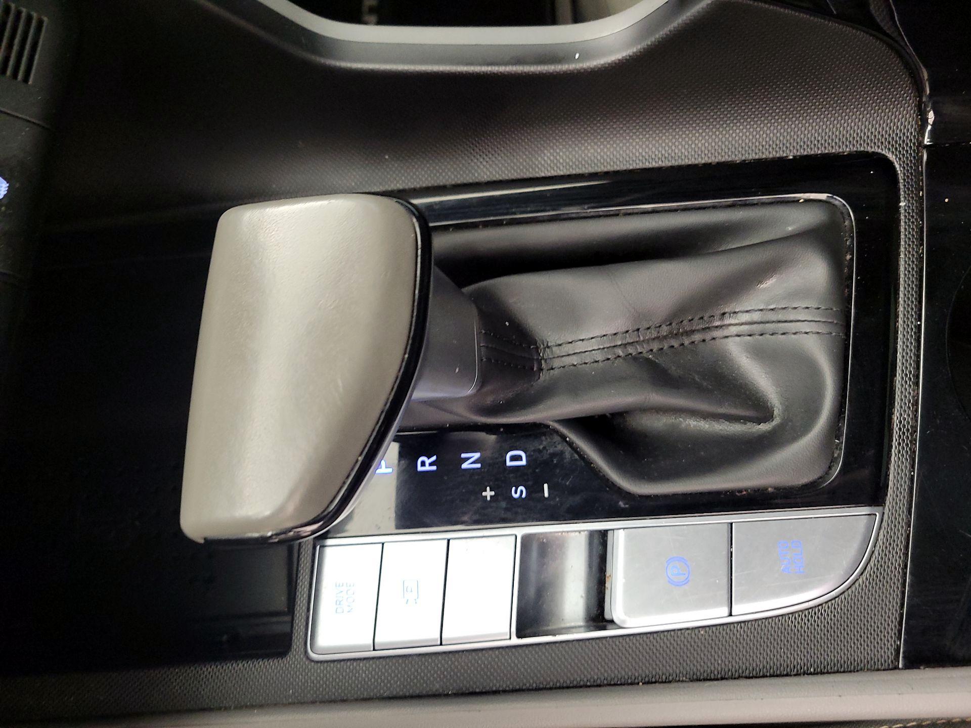 Thumbnail: 2023 Hyundai Elantra - 18