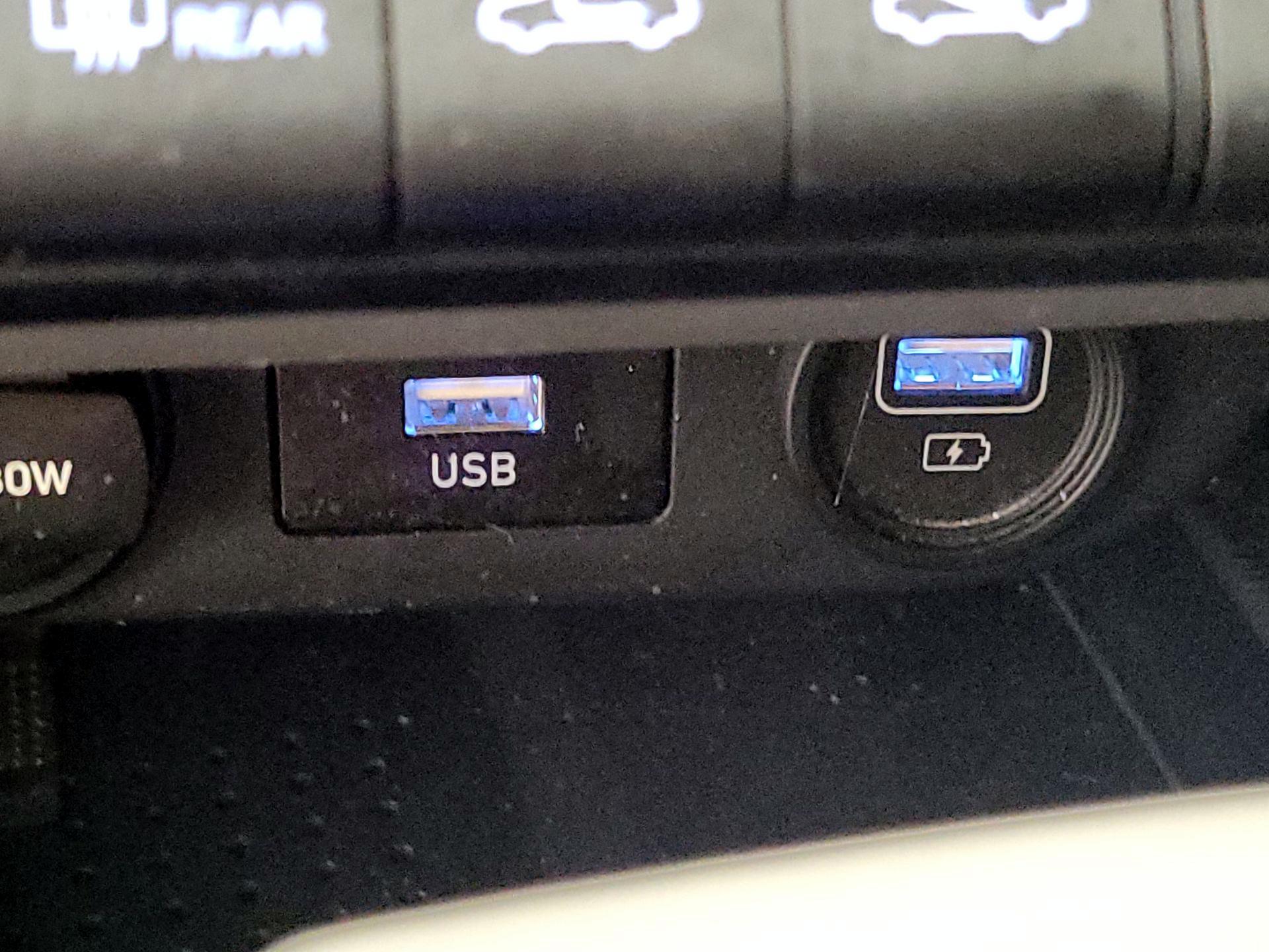 Thumbnail: 2023 Hyundai Elantra - 19