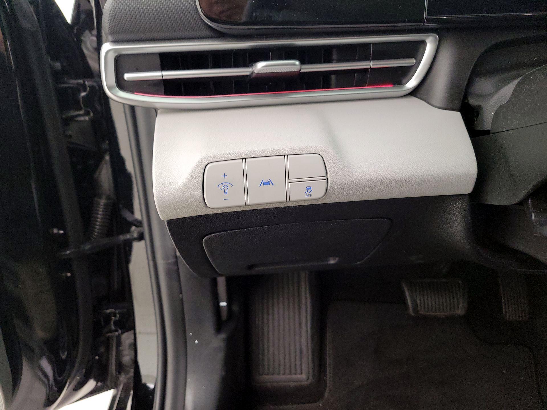 Thumbnail: 2023 Hyundai Elantra - 11