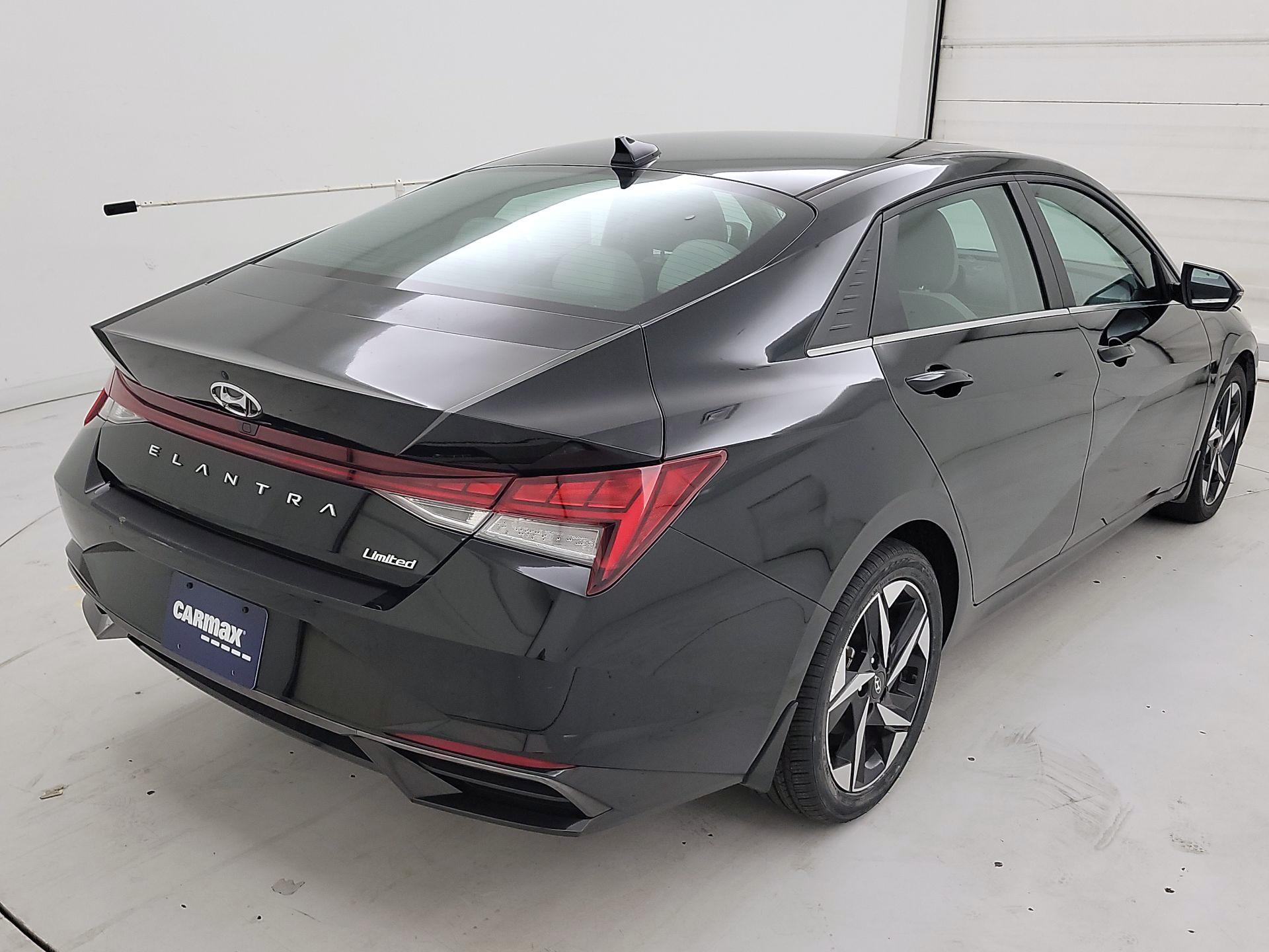 Thumbnail: 2023 Hyundai Elantra - 5