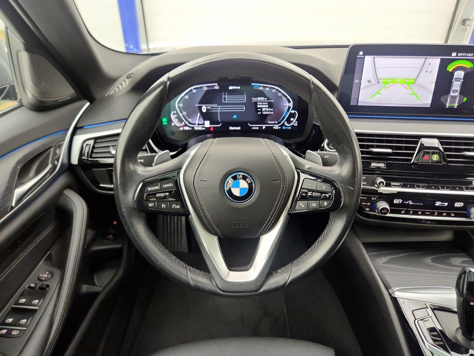 Thumbnail: 2023 BMW 5 Series - 10