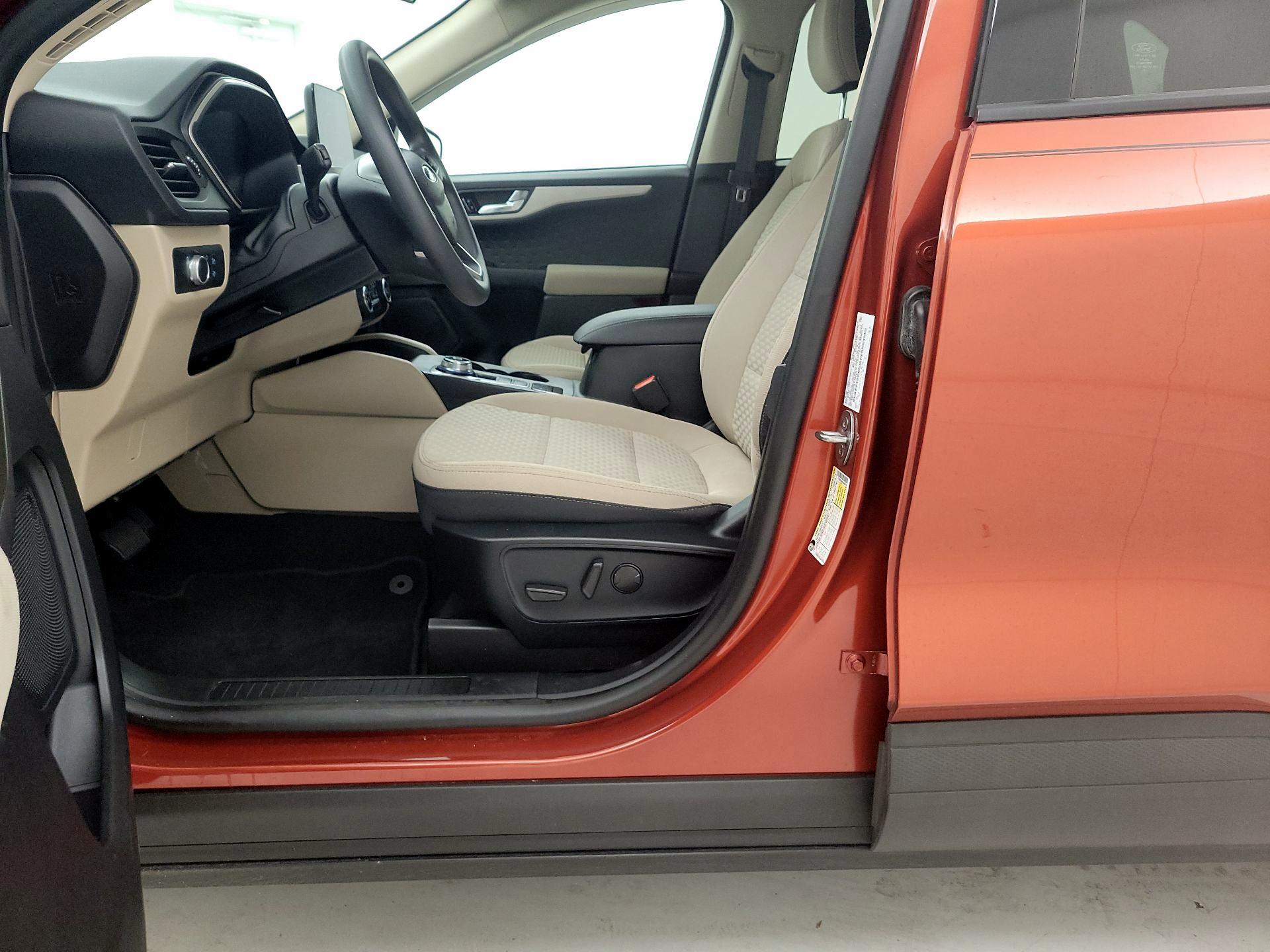 Thumbnail: 2020 Ford Escape - 9