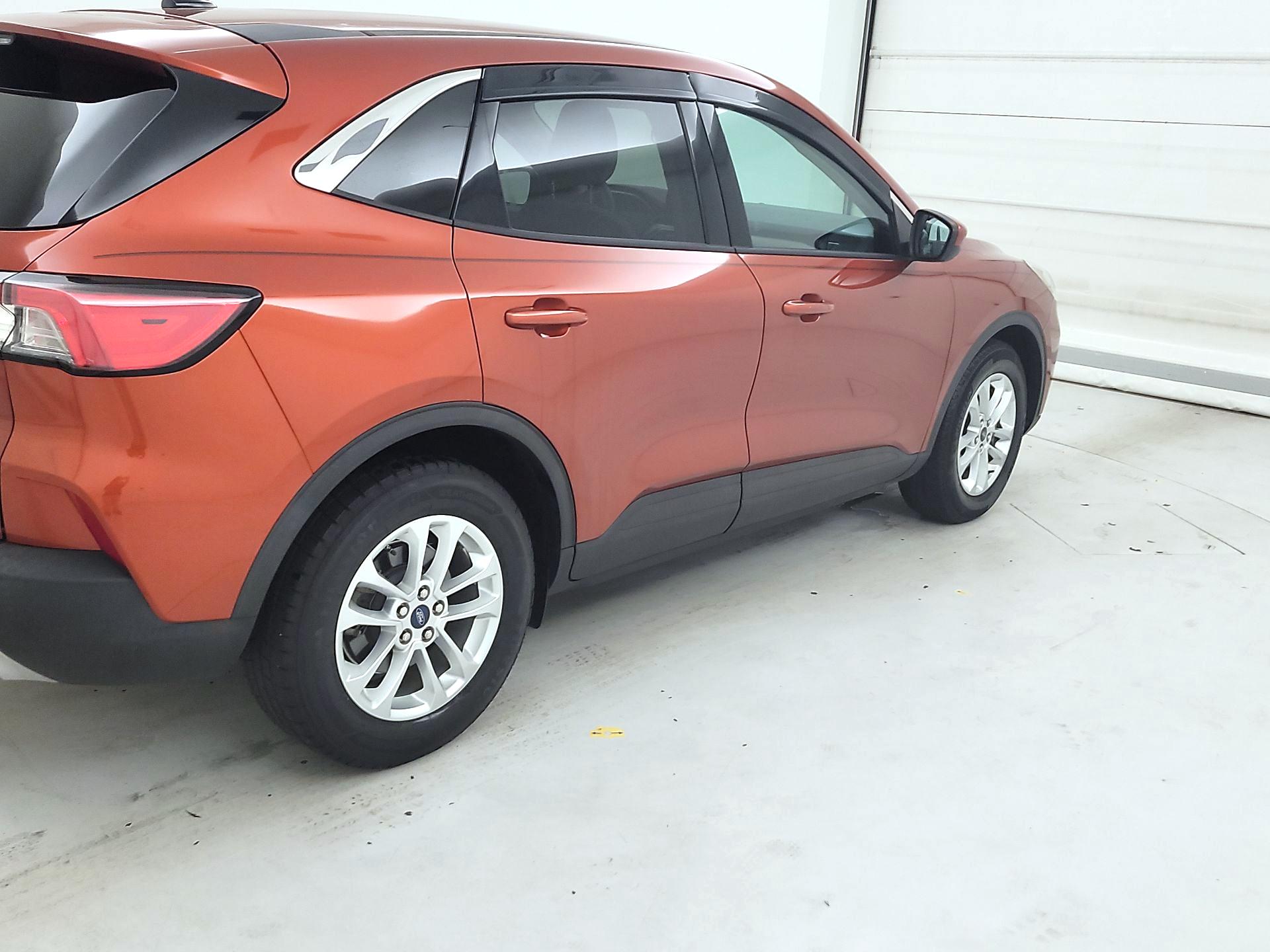 Thumbnail: 2020 Ford Escape - 5