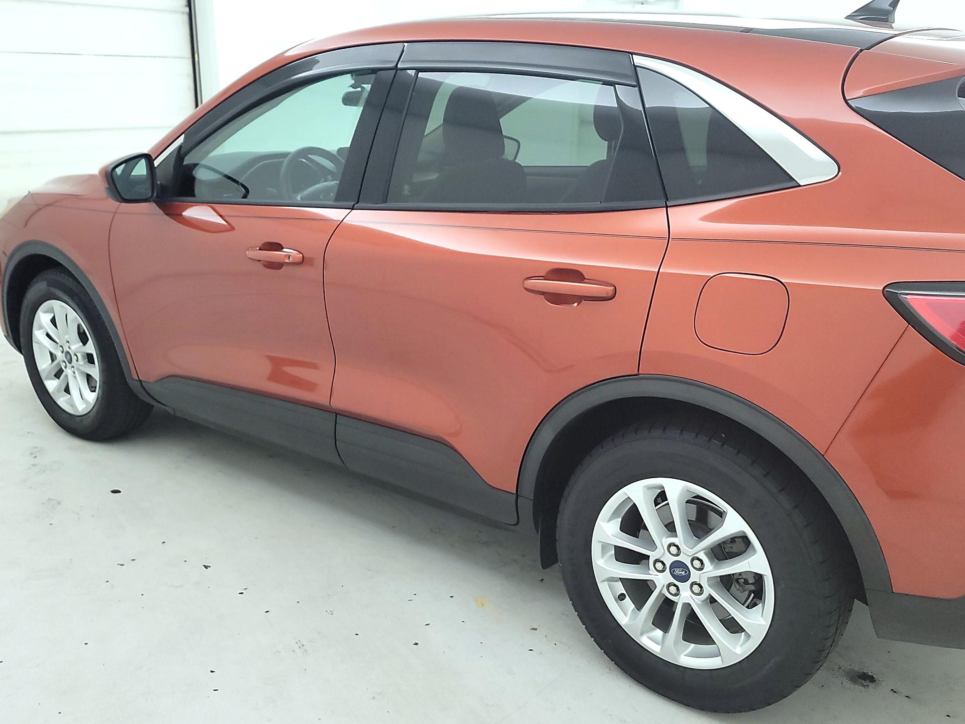 Thumbnail: 2020 Ford Escape - 7