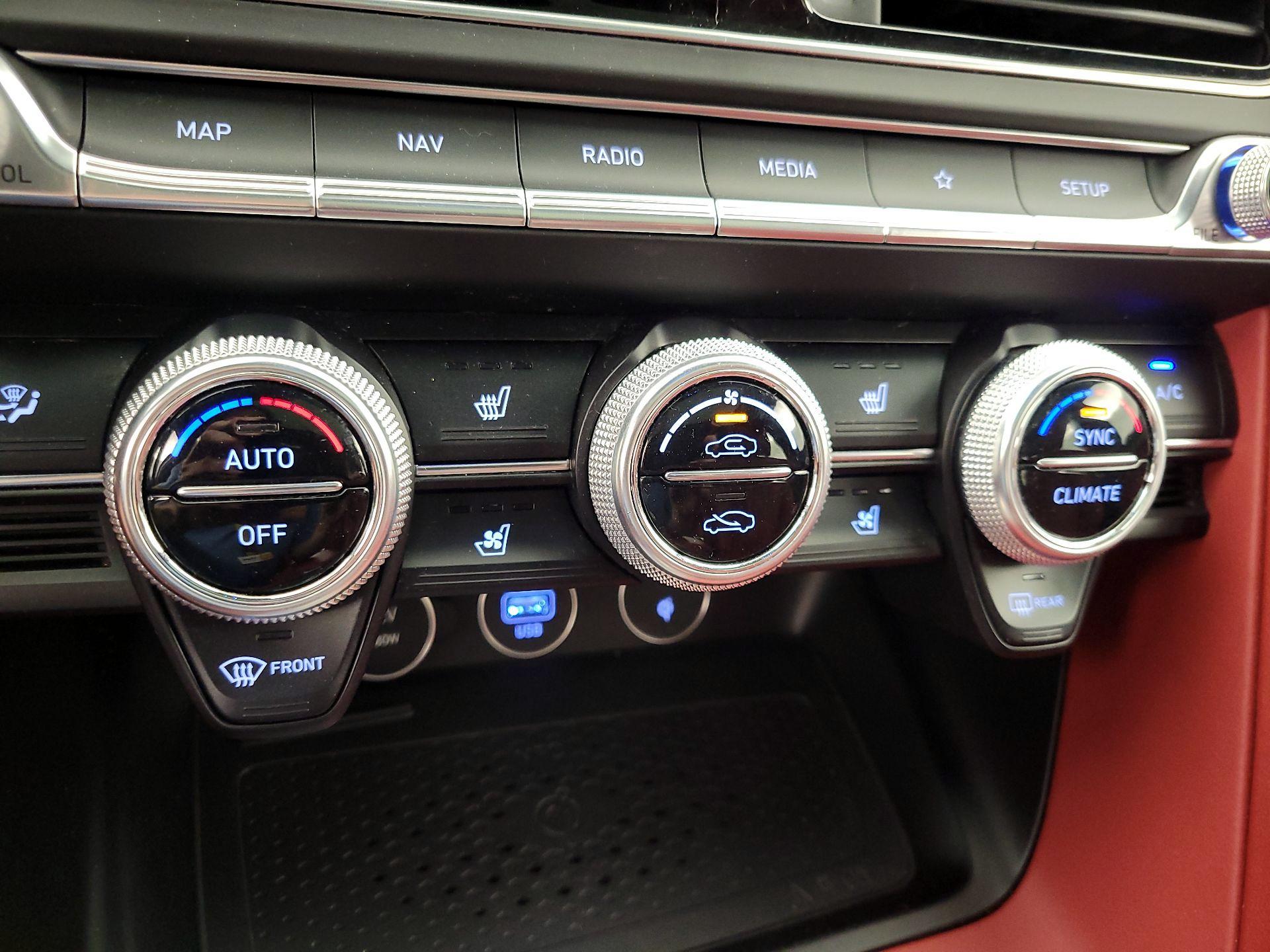 Thumbnail: 2023 Genesis G70 - 17