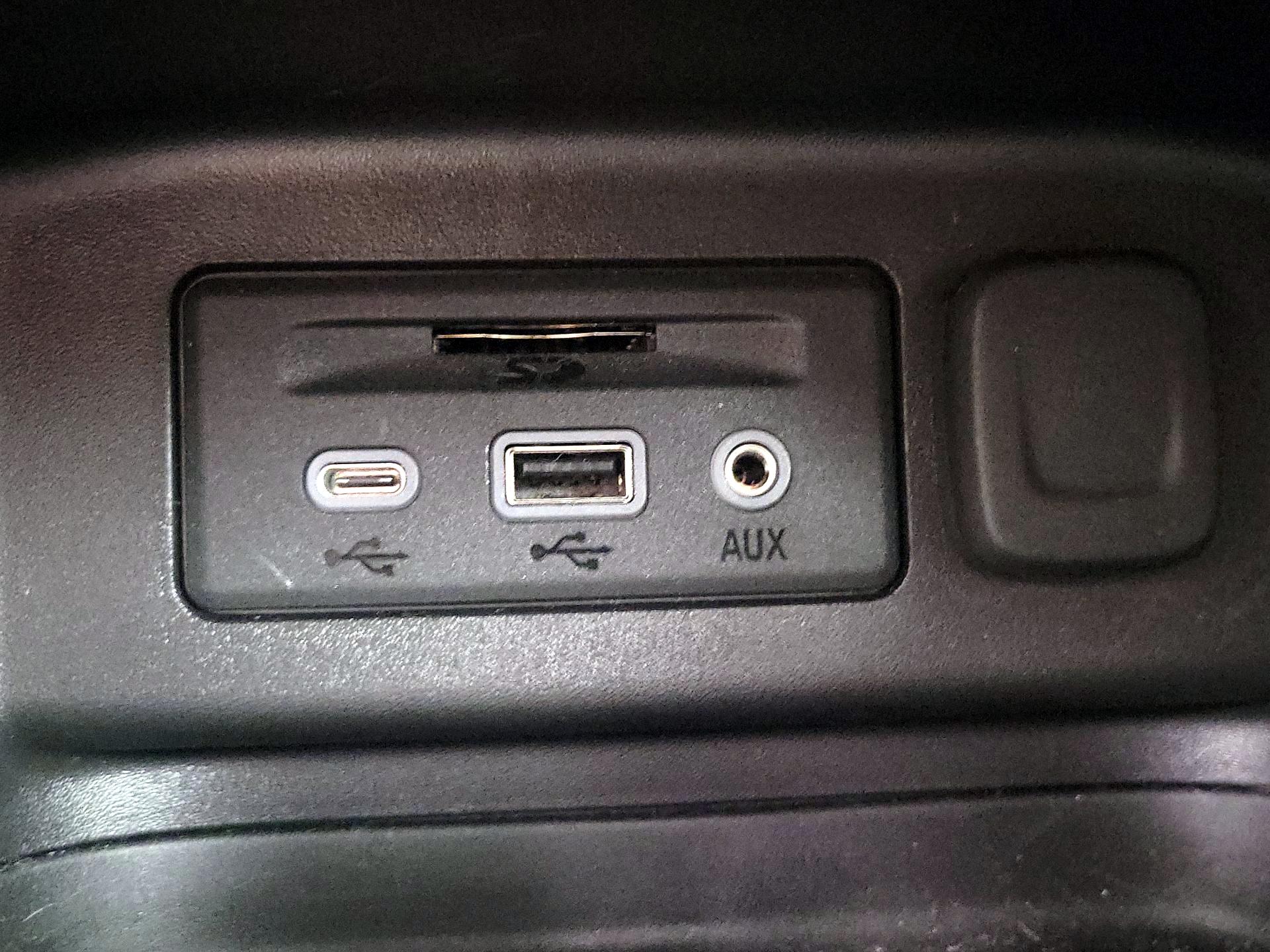 Thumbnail: 2024 Chevrolet Equinox - 18