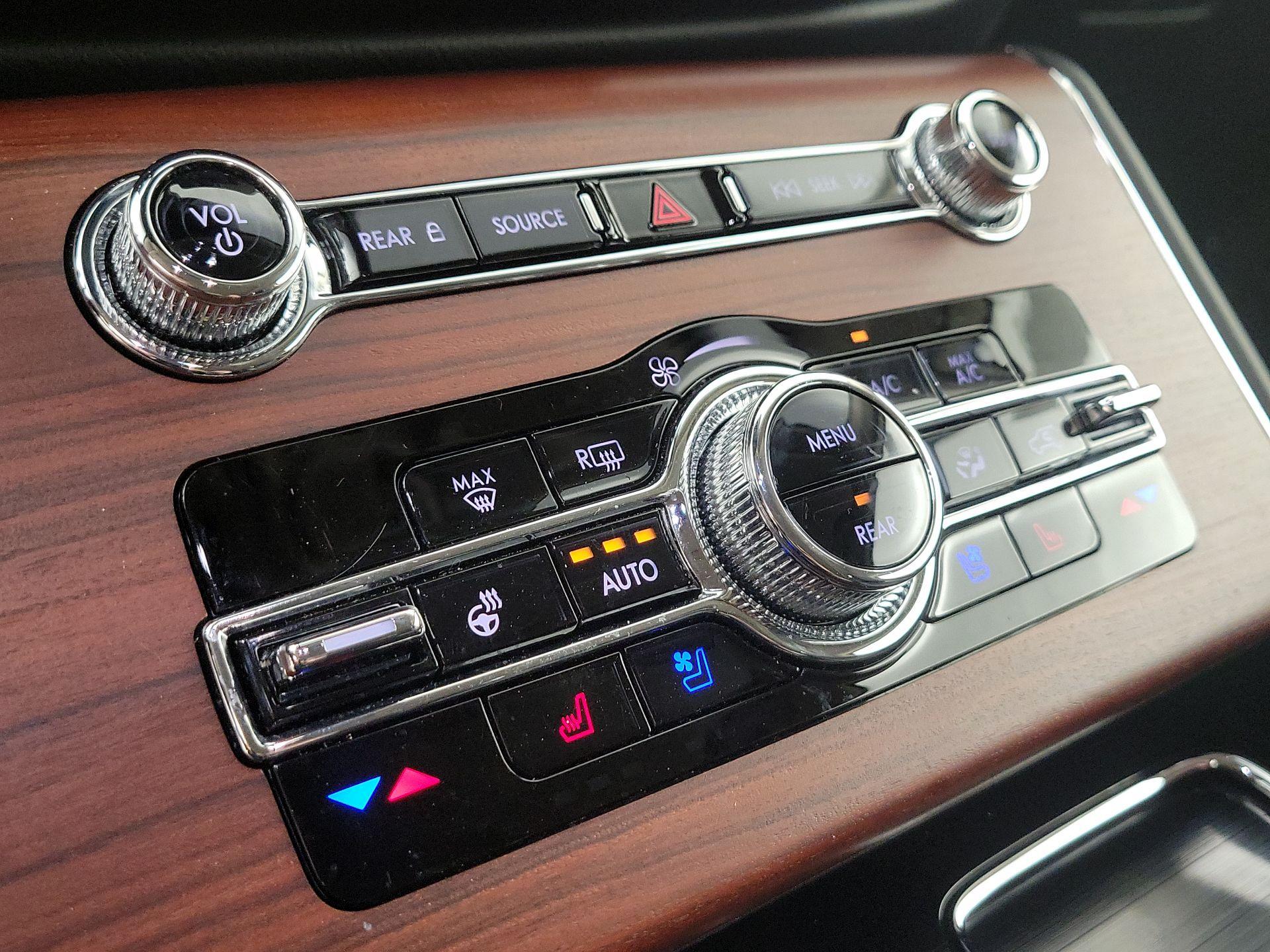 Thumbnail: 2022 Lincoln Aviator - 17