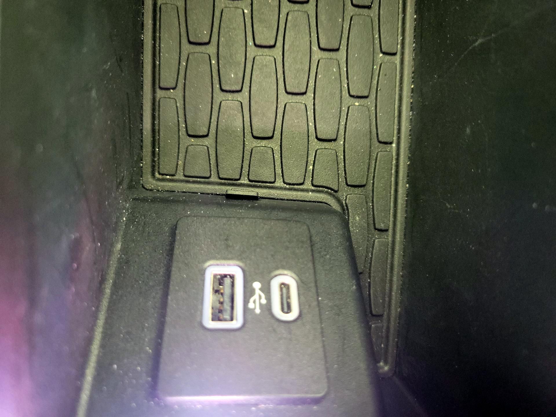 Thumbnail: 2022 Lincoln Aviator - 19