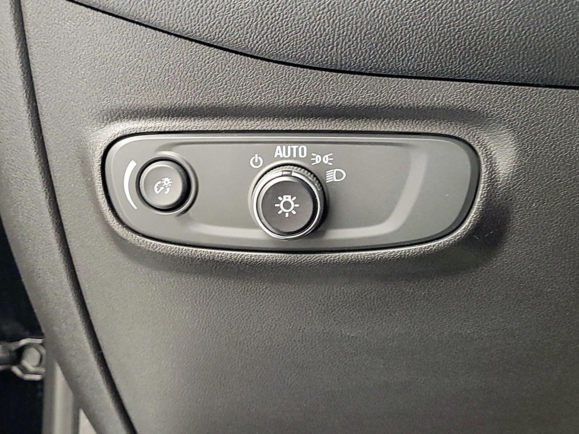 Thumbnail: 2022 Chevrolet Equinox - 13