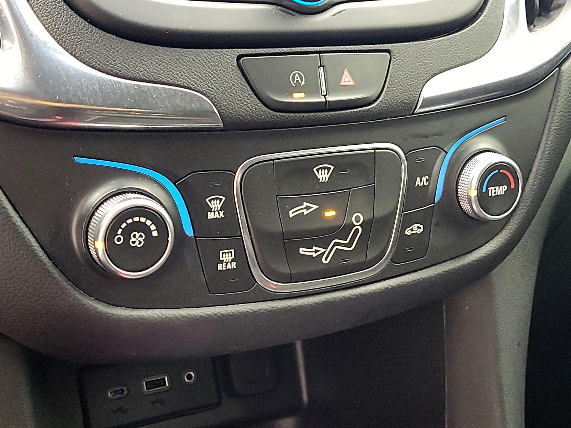 Thumbnail: 2022 Chevrolet Equinox - 16