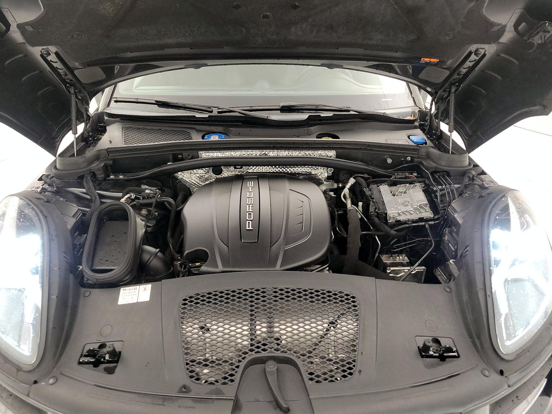 Thumbnail: 2021 Porsche Macan - 17