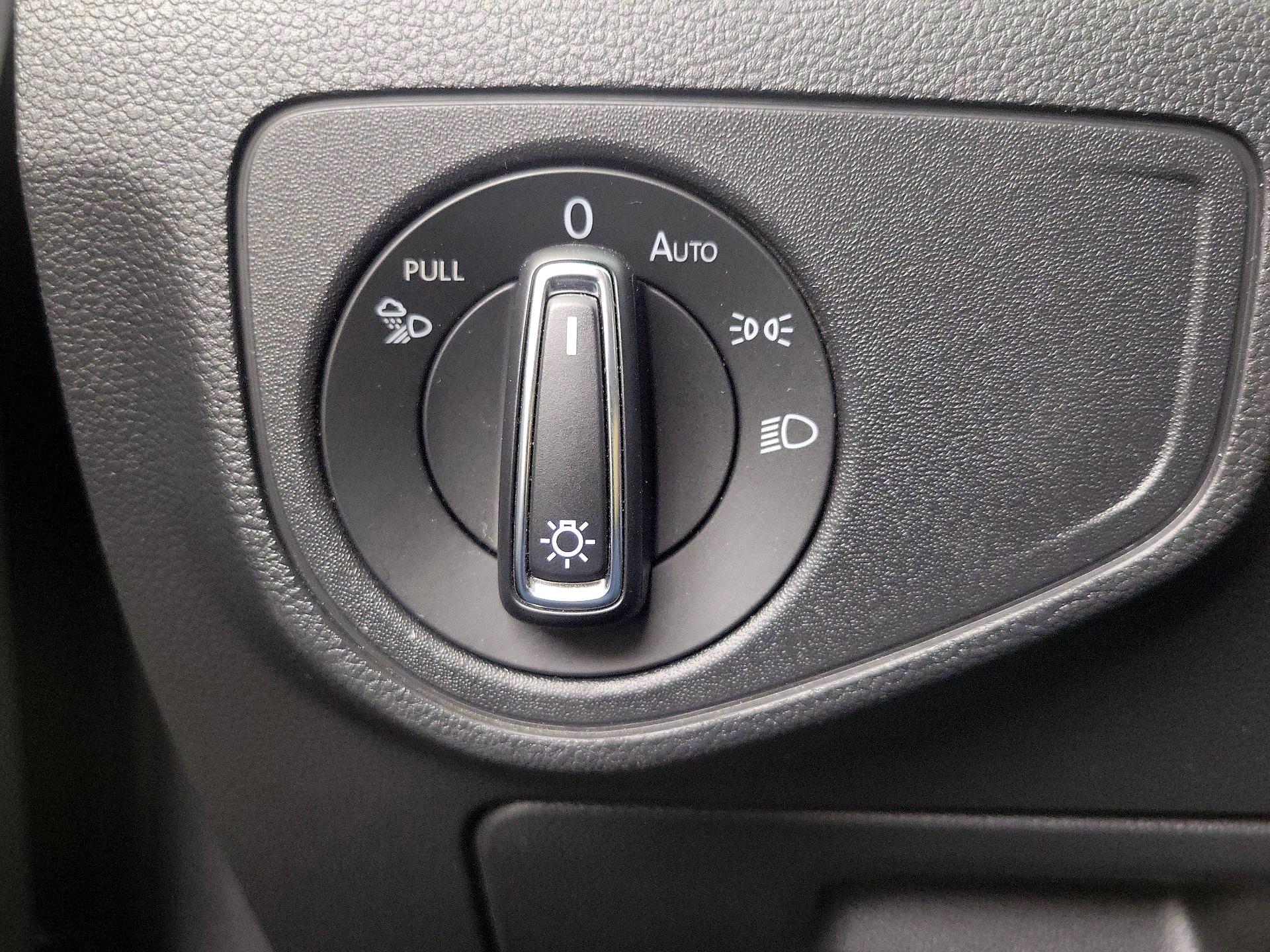 Thumbnail: 2021 Volkswagen Atlas - 13