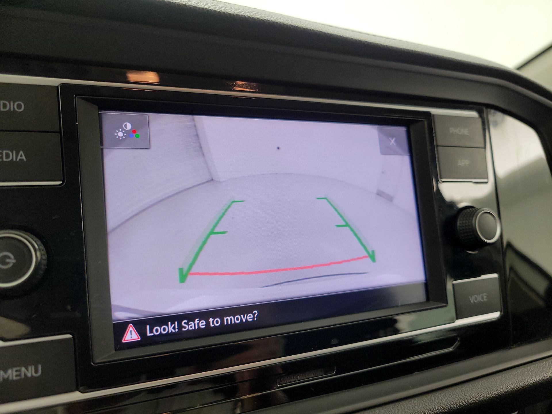 Thumbnail: 2021 Volkswagen Jetta - 14