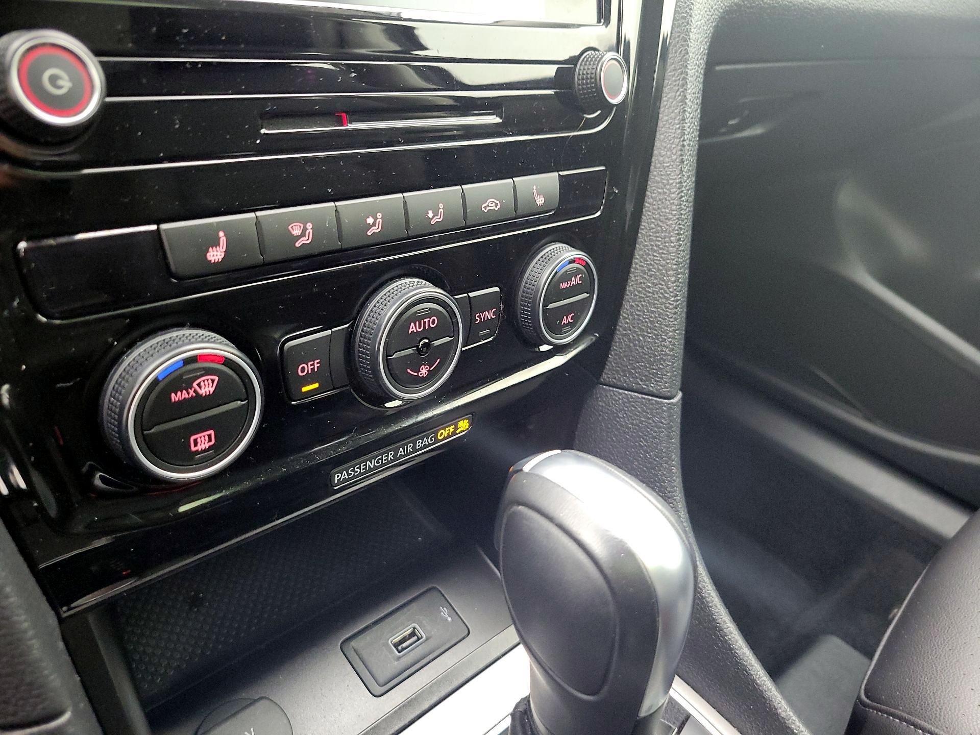 Thumbnail: 2021 Volkswagen Passat - 16