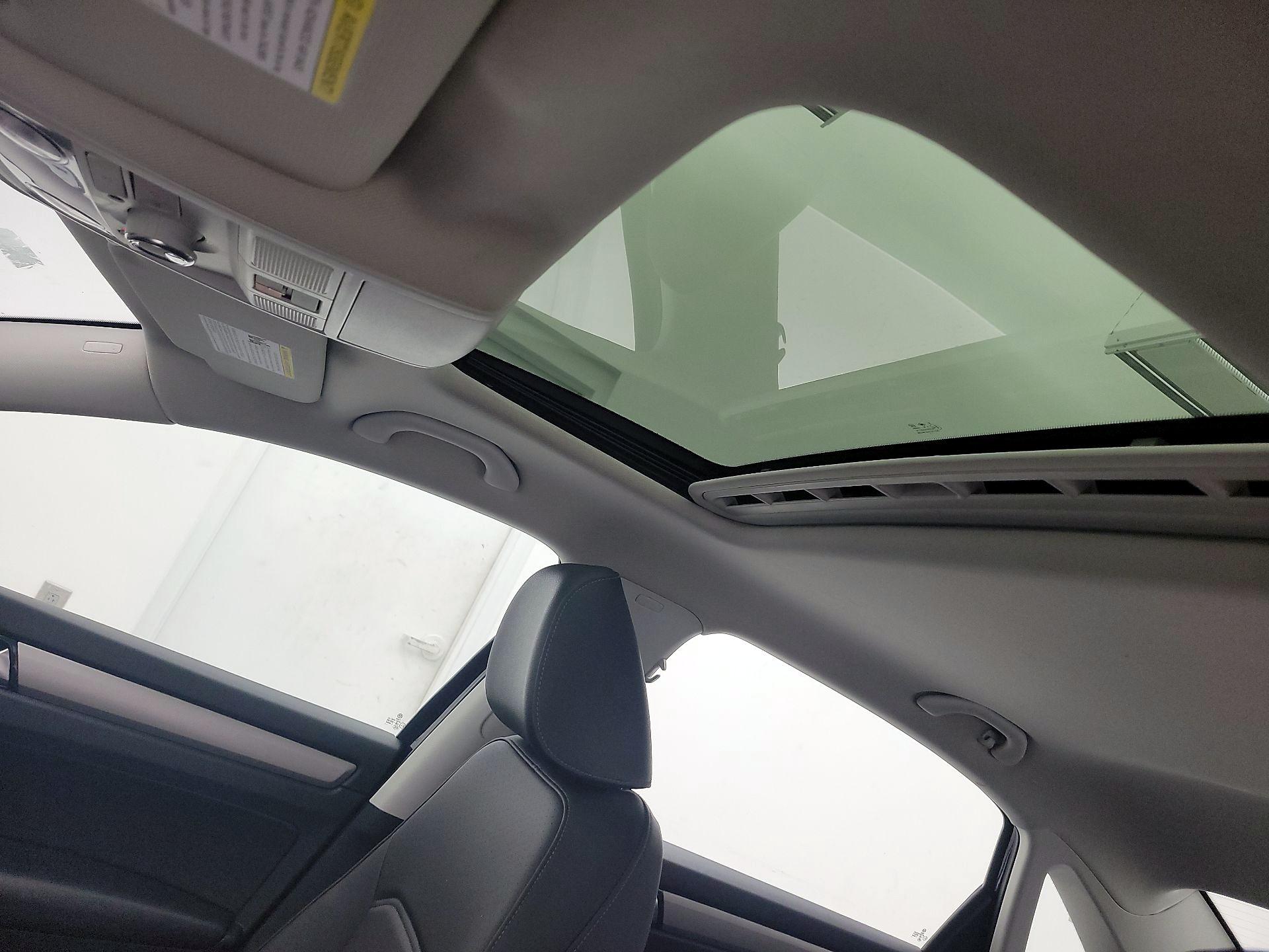 Thumbnail: 2021 Volkswagen Passat - 19