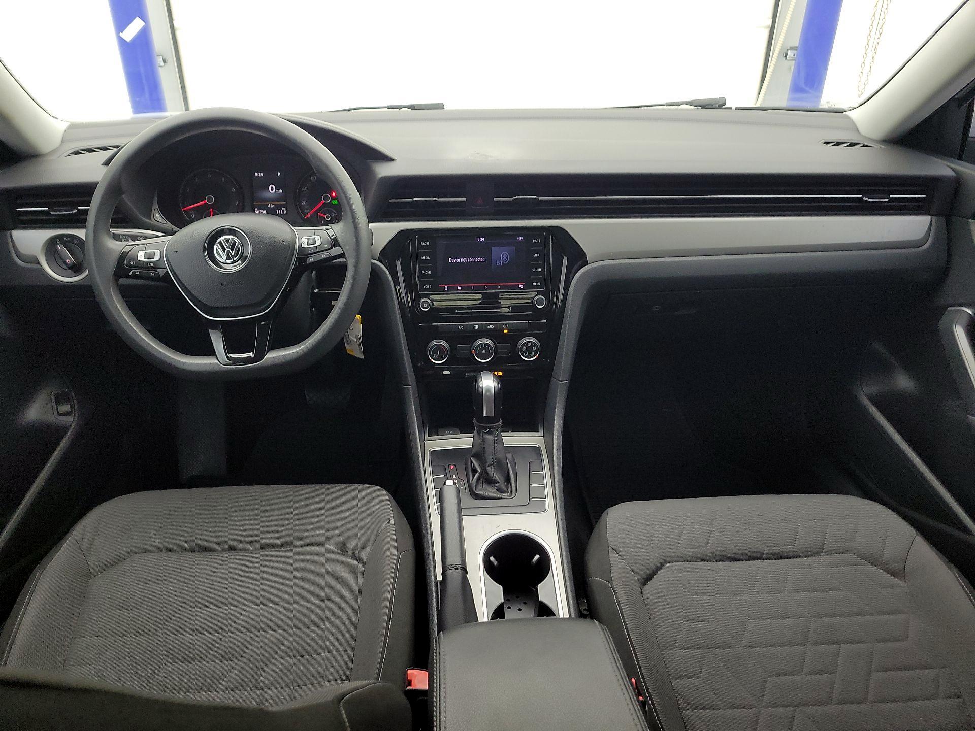 Thumbnail: 2020 Volkswagen Passat - 9