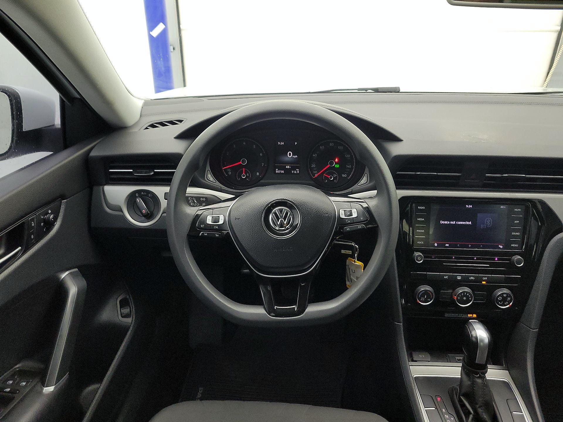 Thumbnail: 2020 Volkswagen Passat - 10