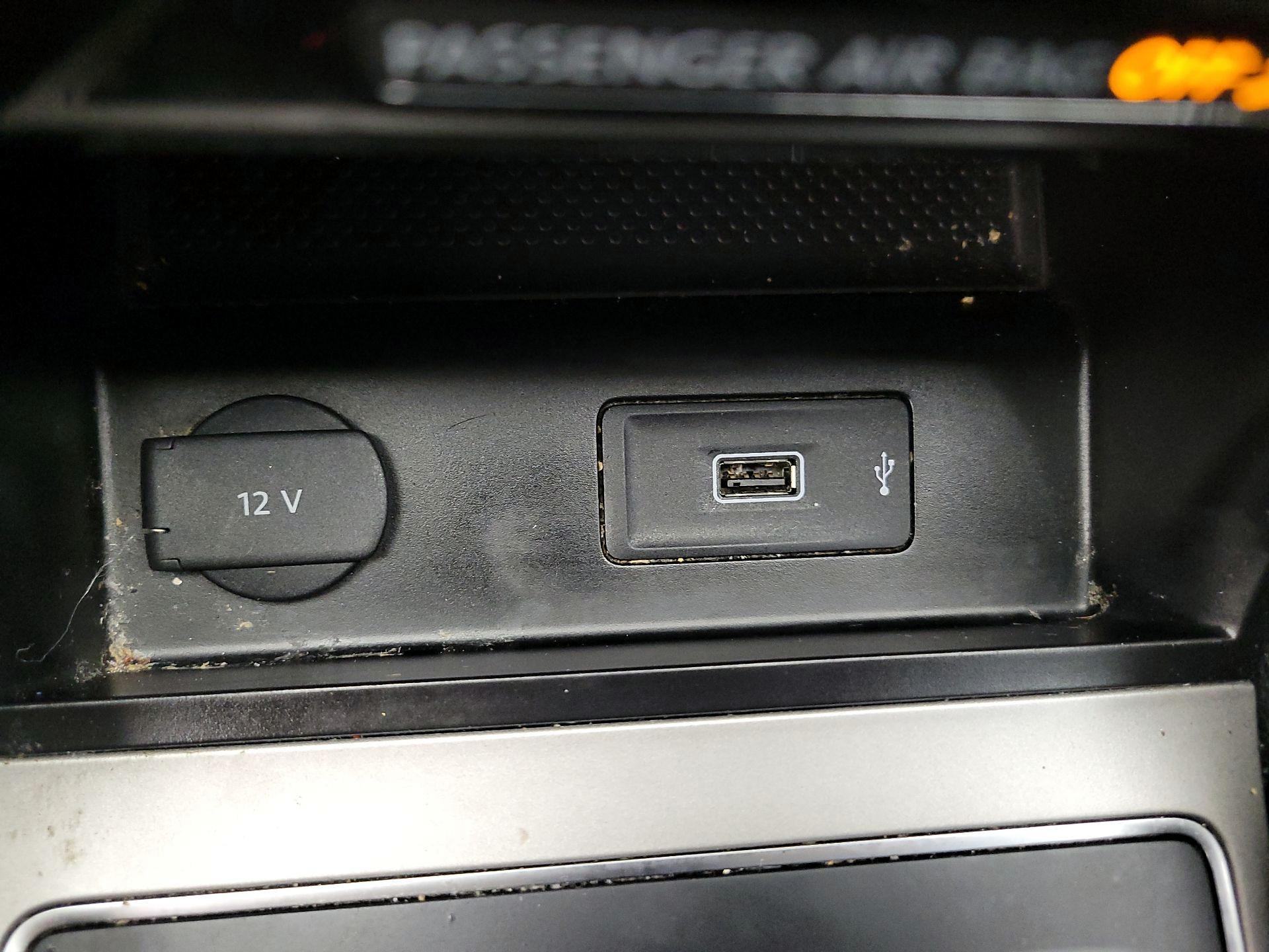 Thumbnail: 2020 Volkswagen Passat - 18