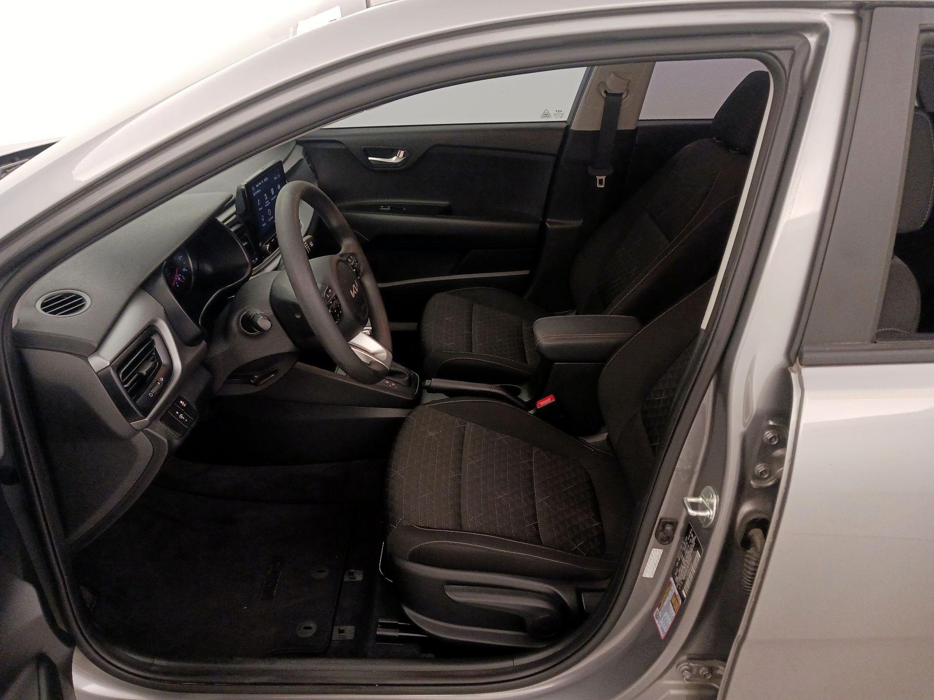 Thumbnail: 2022 Kia Rio - 11