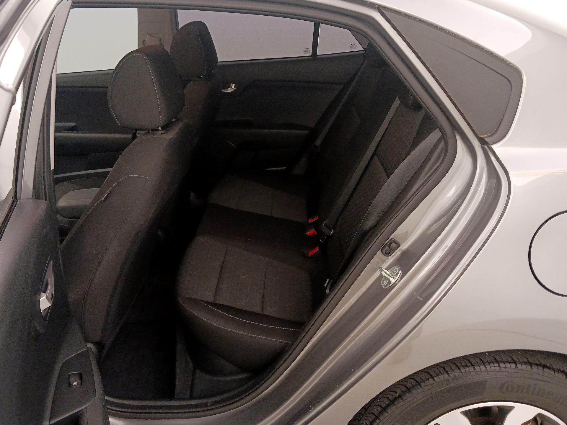 Thumbnail: 2022 Kia Rio - 19