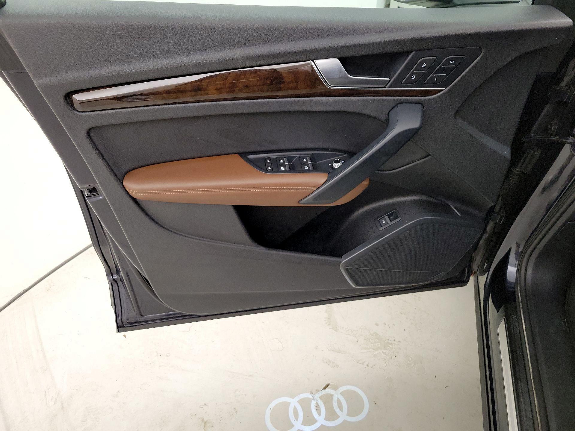 Thumbnail: 2020 Audi Q5 - 12