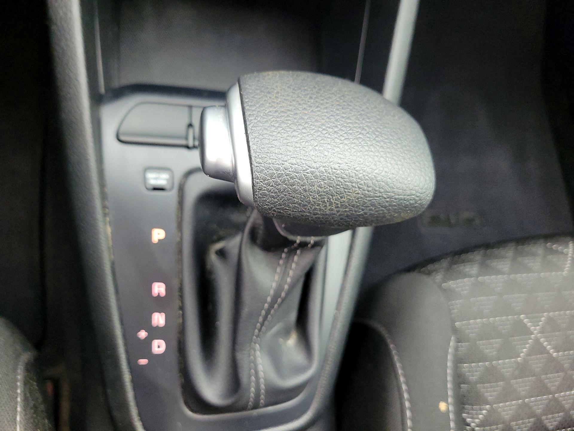 Thumbnail: 2023 Kia Rio - 17