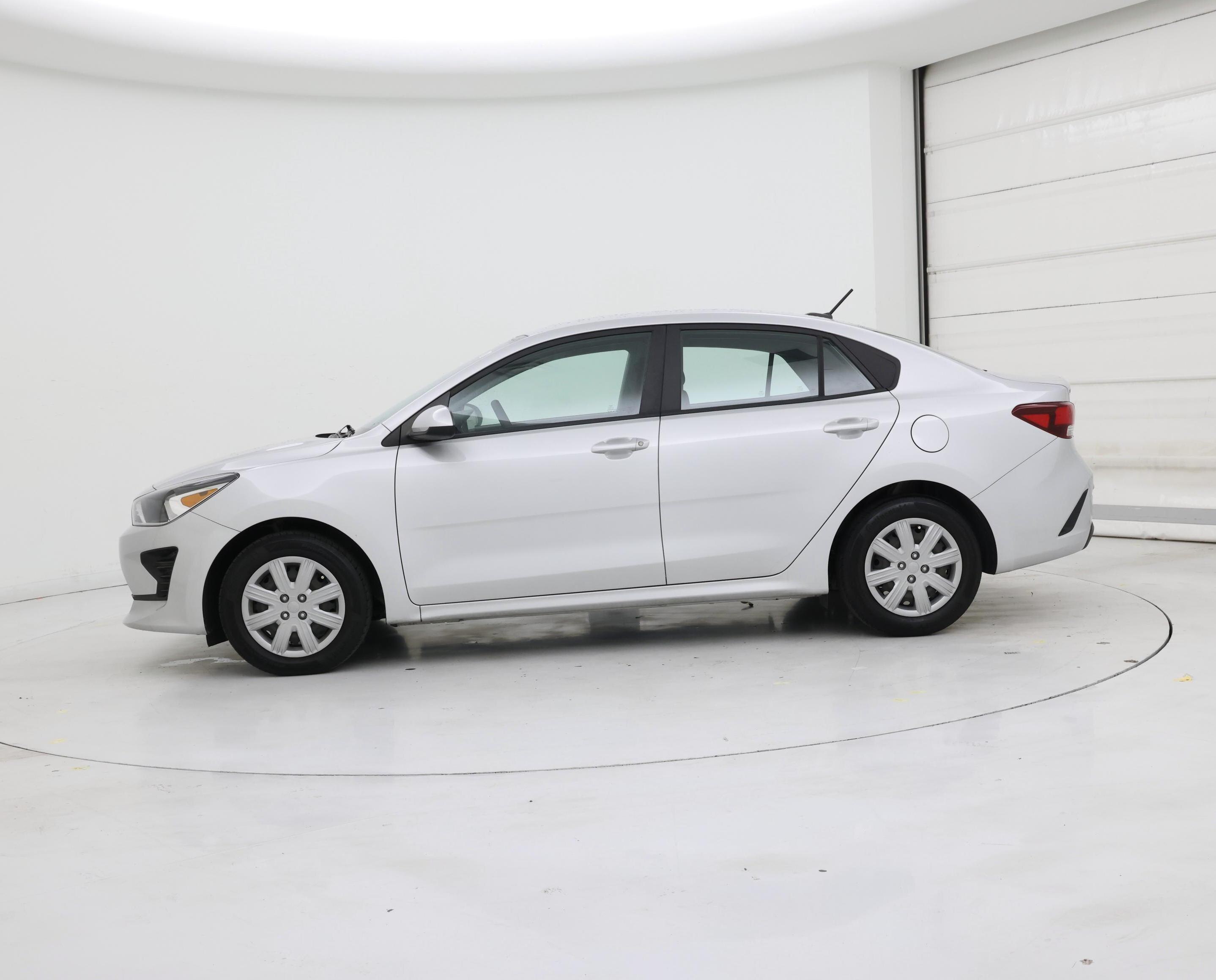 Thumbnail: 2023 Kia Rio - 3