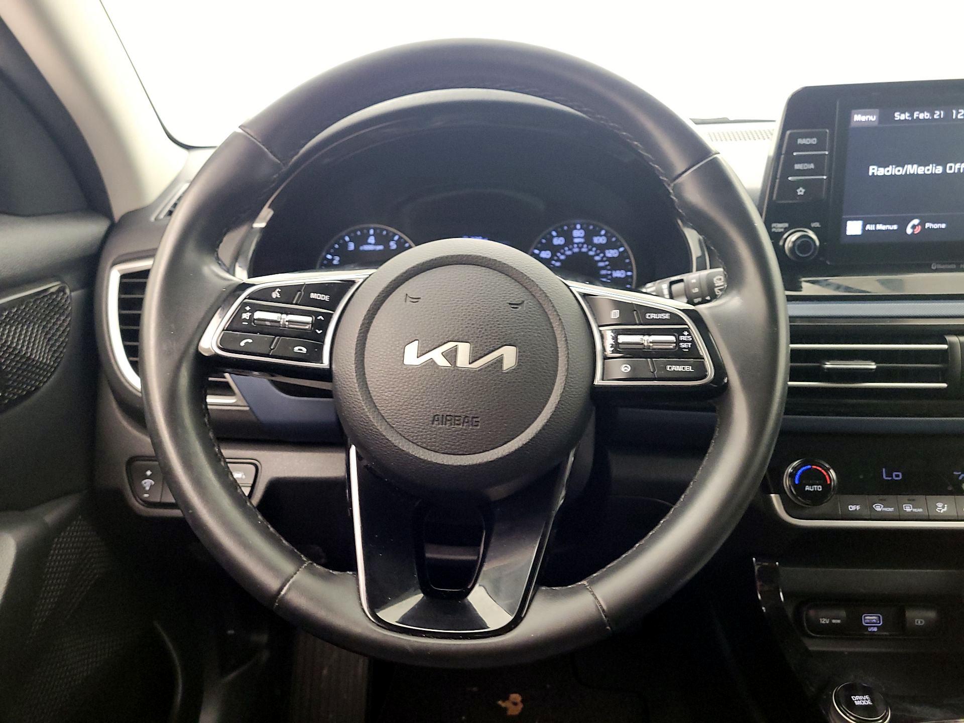 Thumbnail: 2023 Kia Seltos - 10