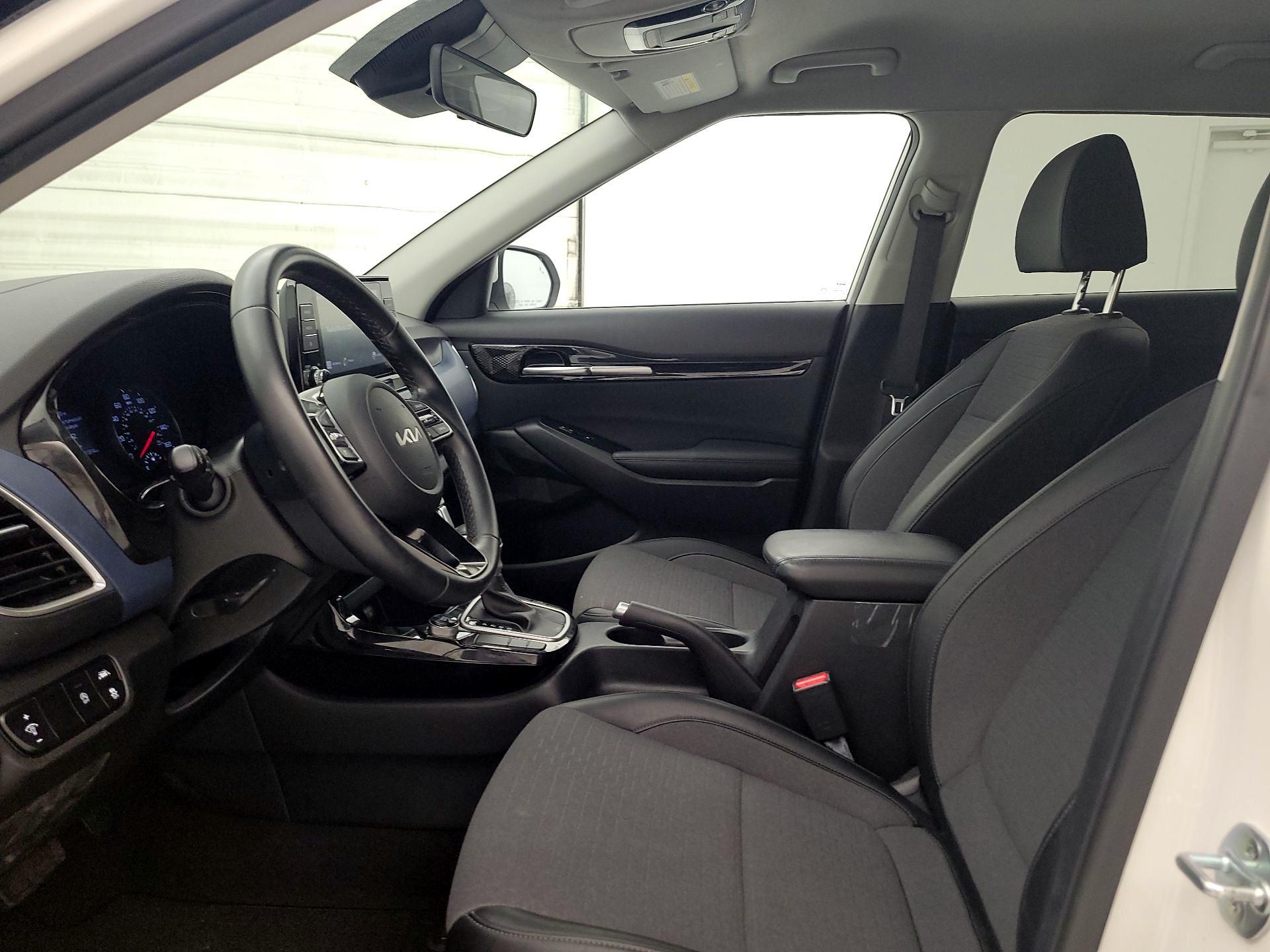 Thumbnail: 2023 Kia Seltos - 11