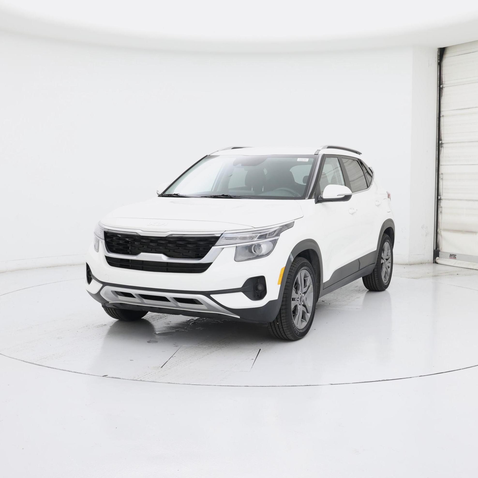 Thumbnail: 2023 Kia Seltos - 4