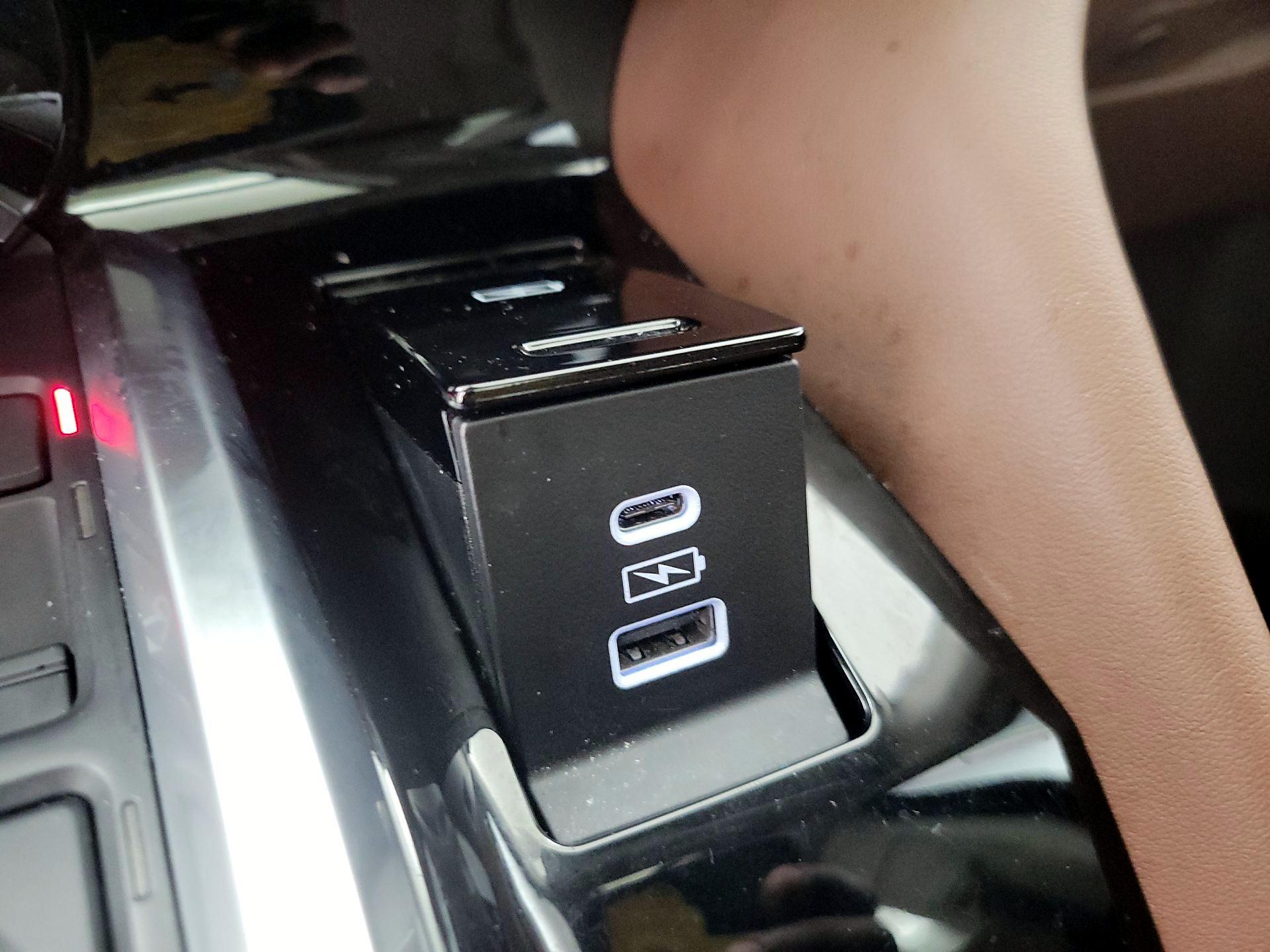 Thumbnail: 2023 Acura MDX - 19