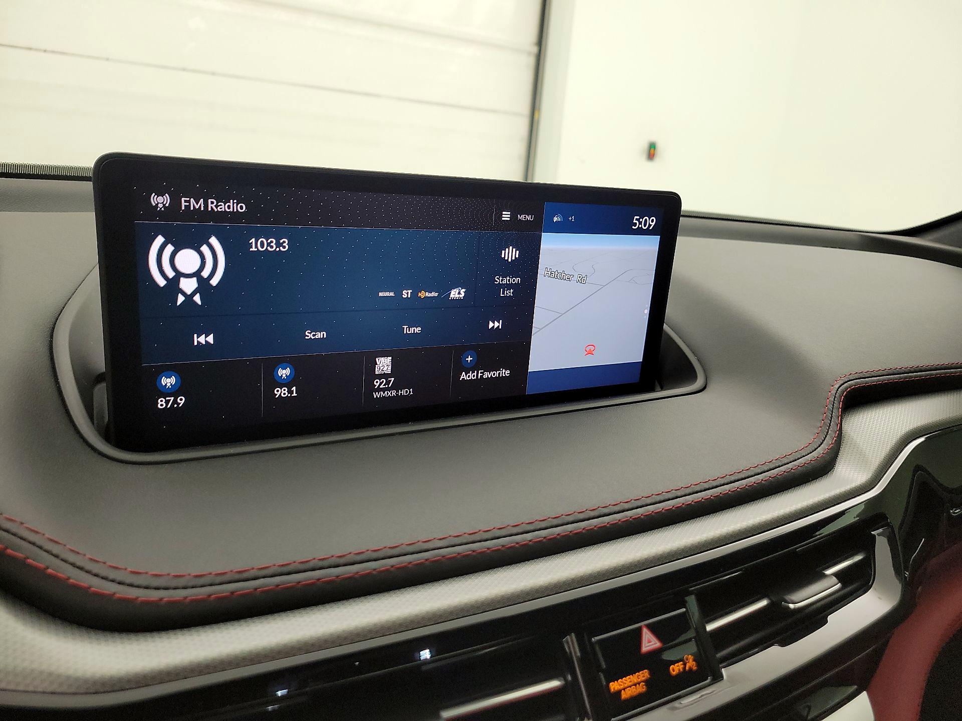 Thumbnail: 2023 Acura MDX - 16