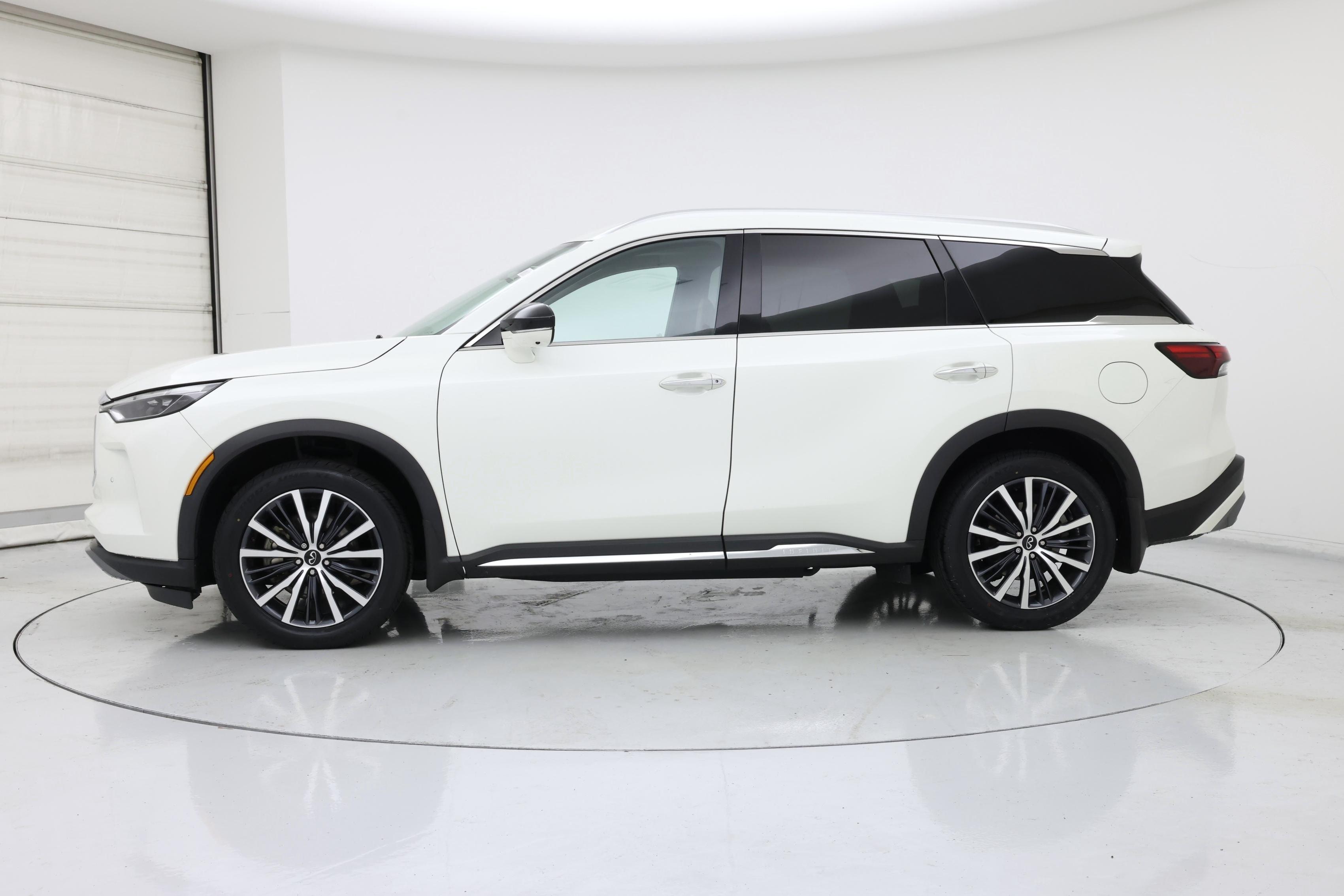 Thumbnail: 2023 INFINITI QX60 - 3