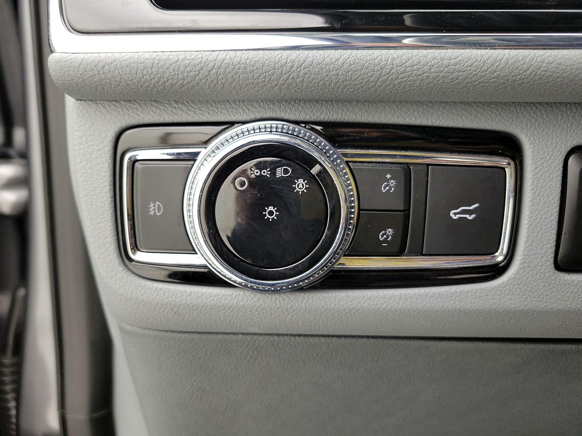 Thumbnail: 2021 Lincoln Navigator - 13