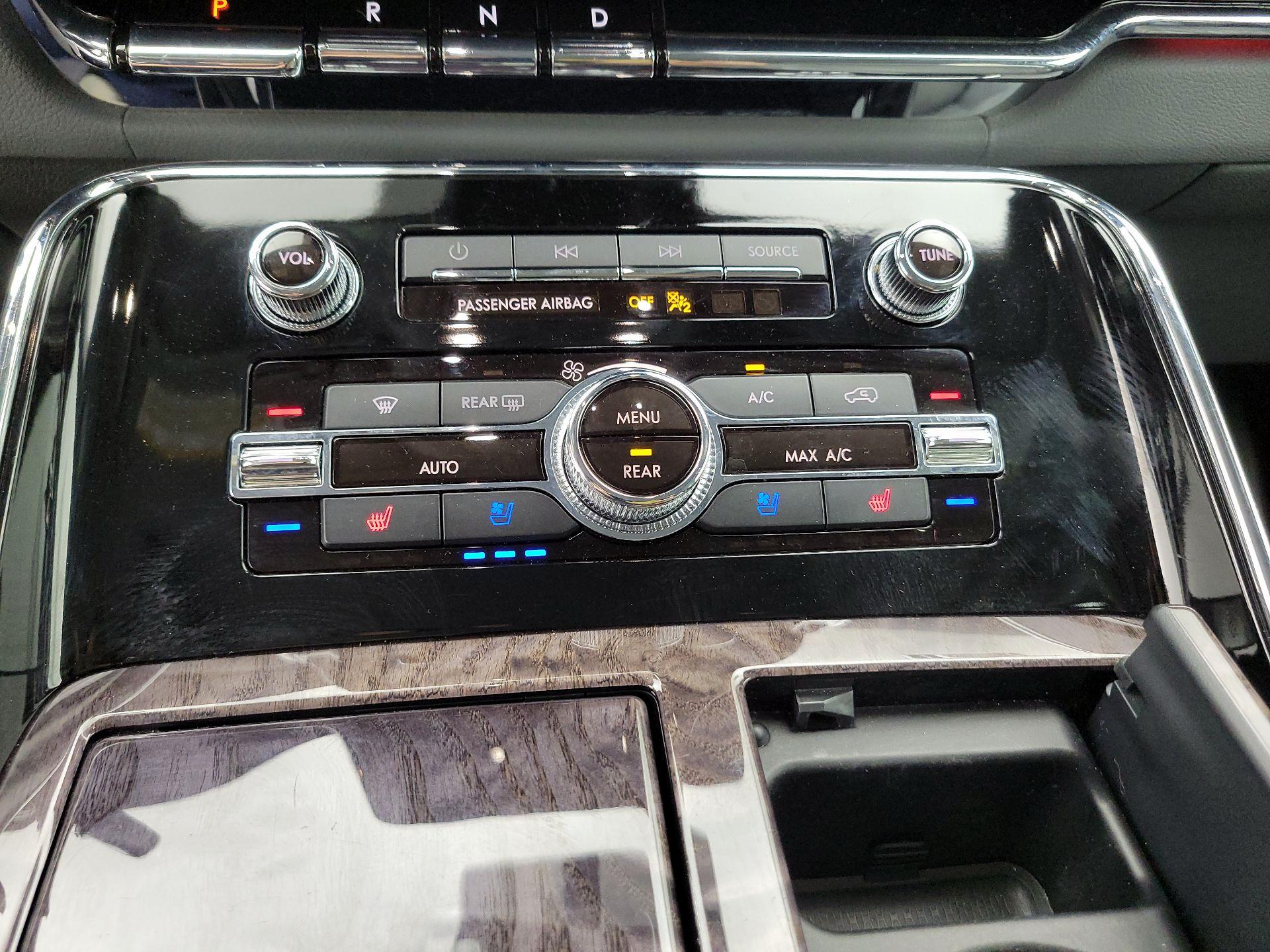 Thumbnail: 2021 Lincoln Navigator - 17