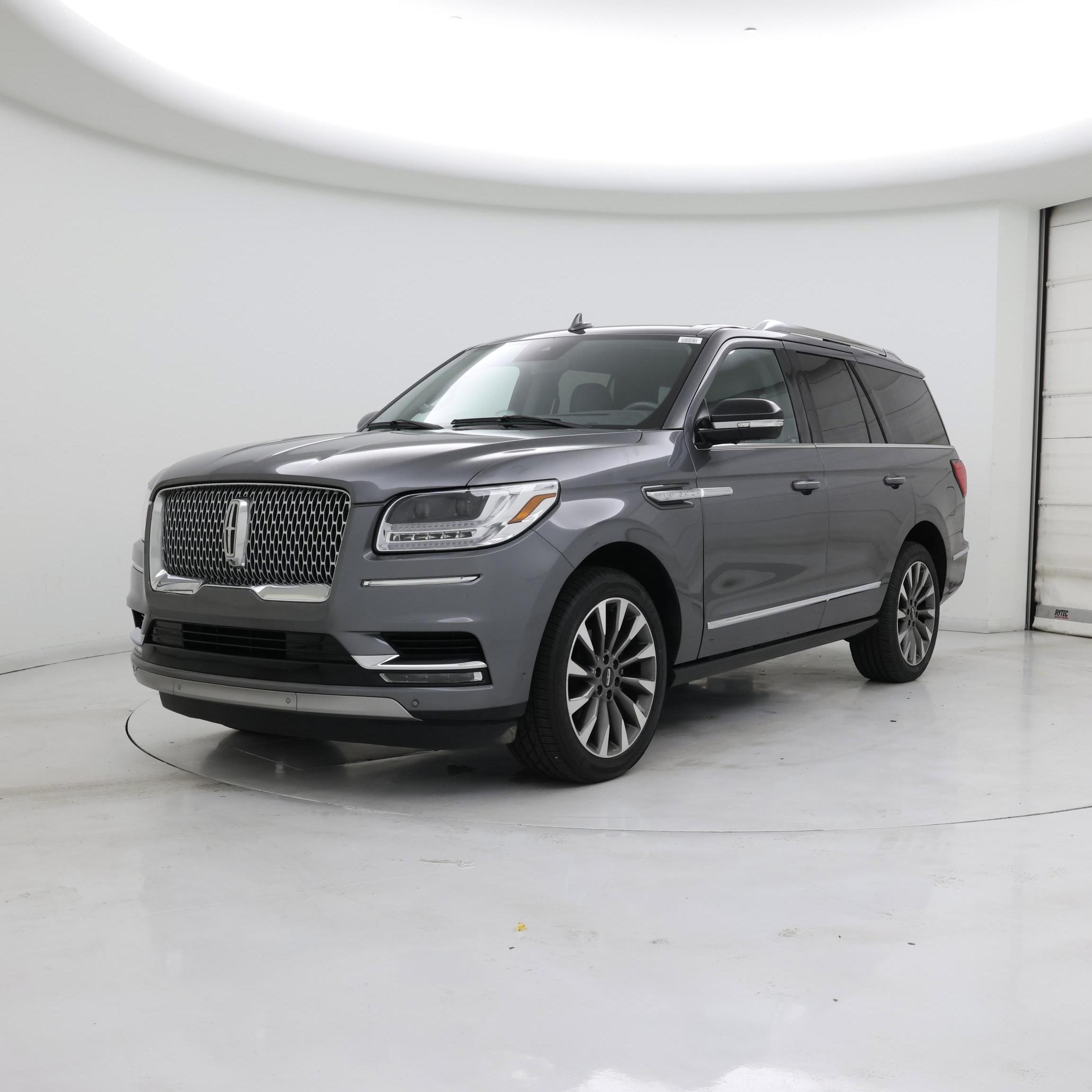 Thumbnail: 2021 Lincoln Navigator - 4