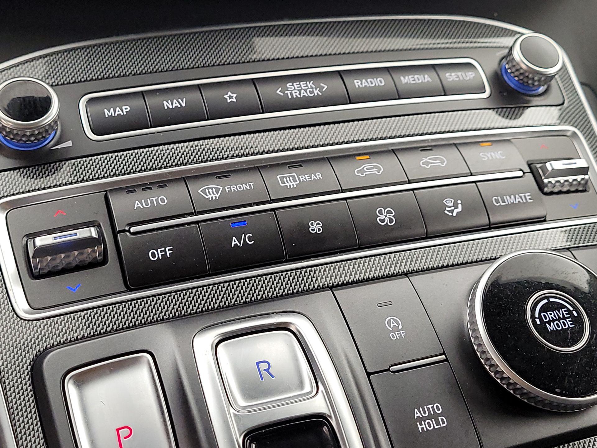 Thumbnail: 2022 Hyundai Santa Fe - 16